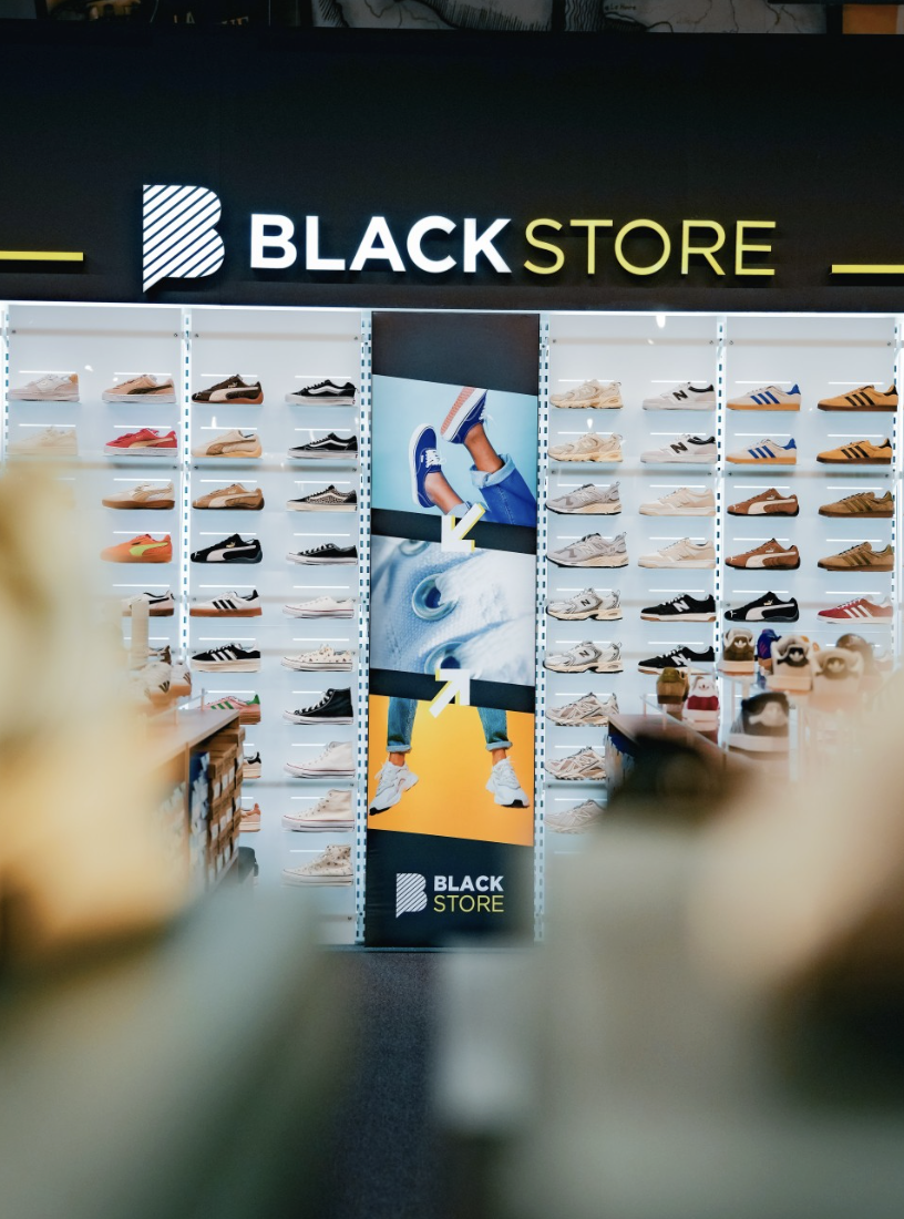 Foto 2 di BLACKSTORE ARCONNAY