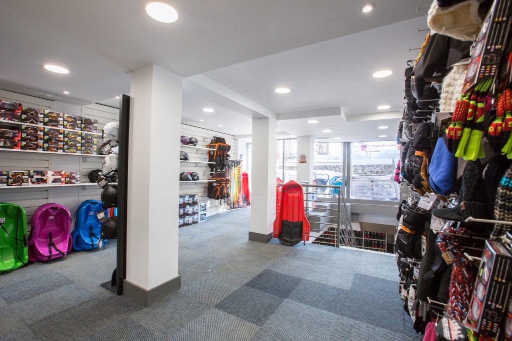Foto 4 di INTERSPORT - LES GETS