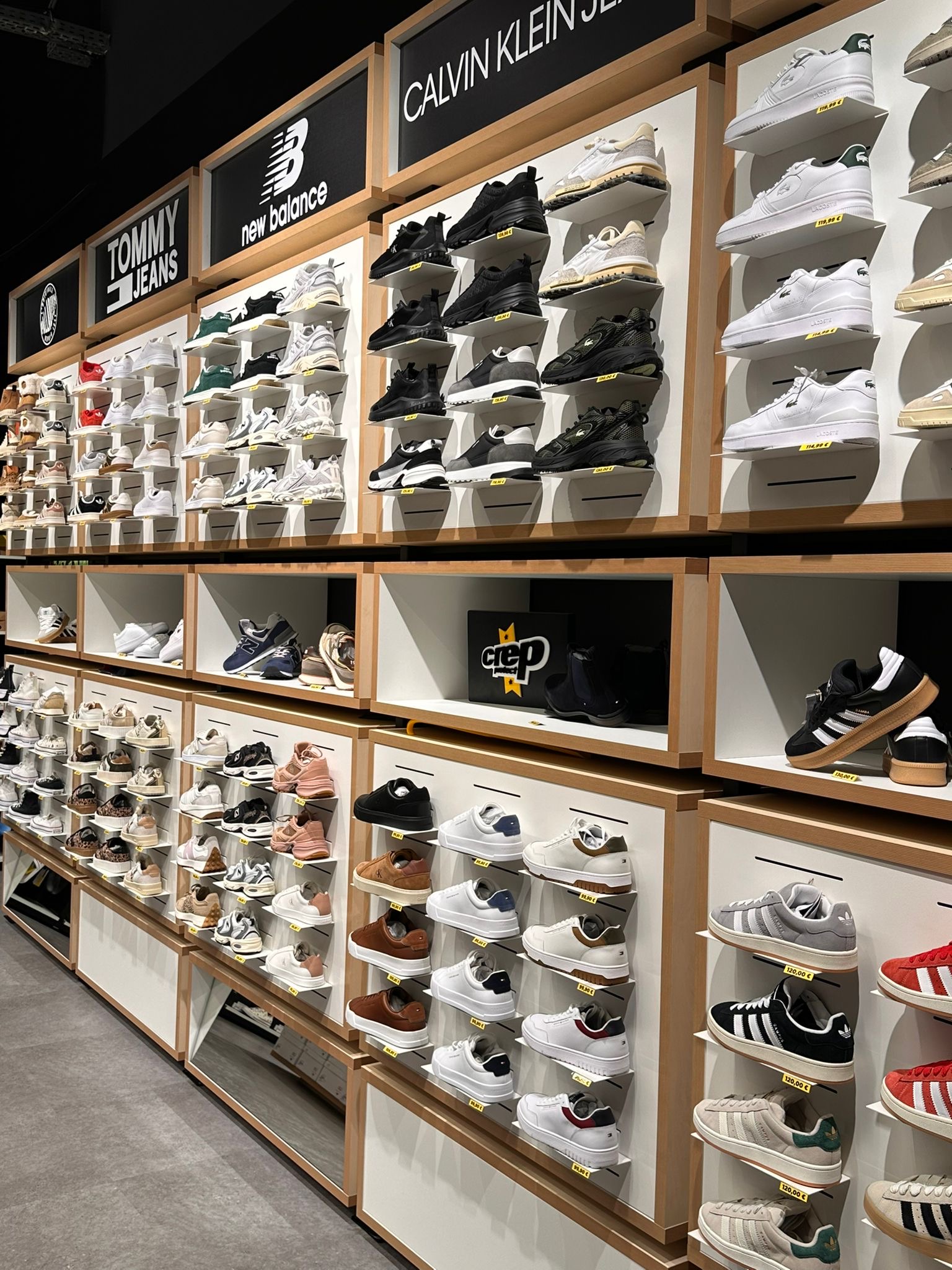 Foto 5 di BLACKSTORE