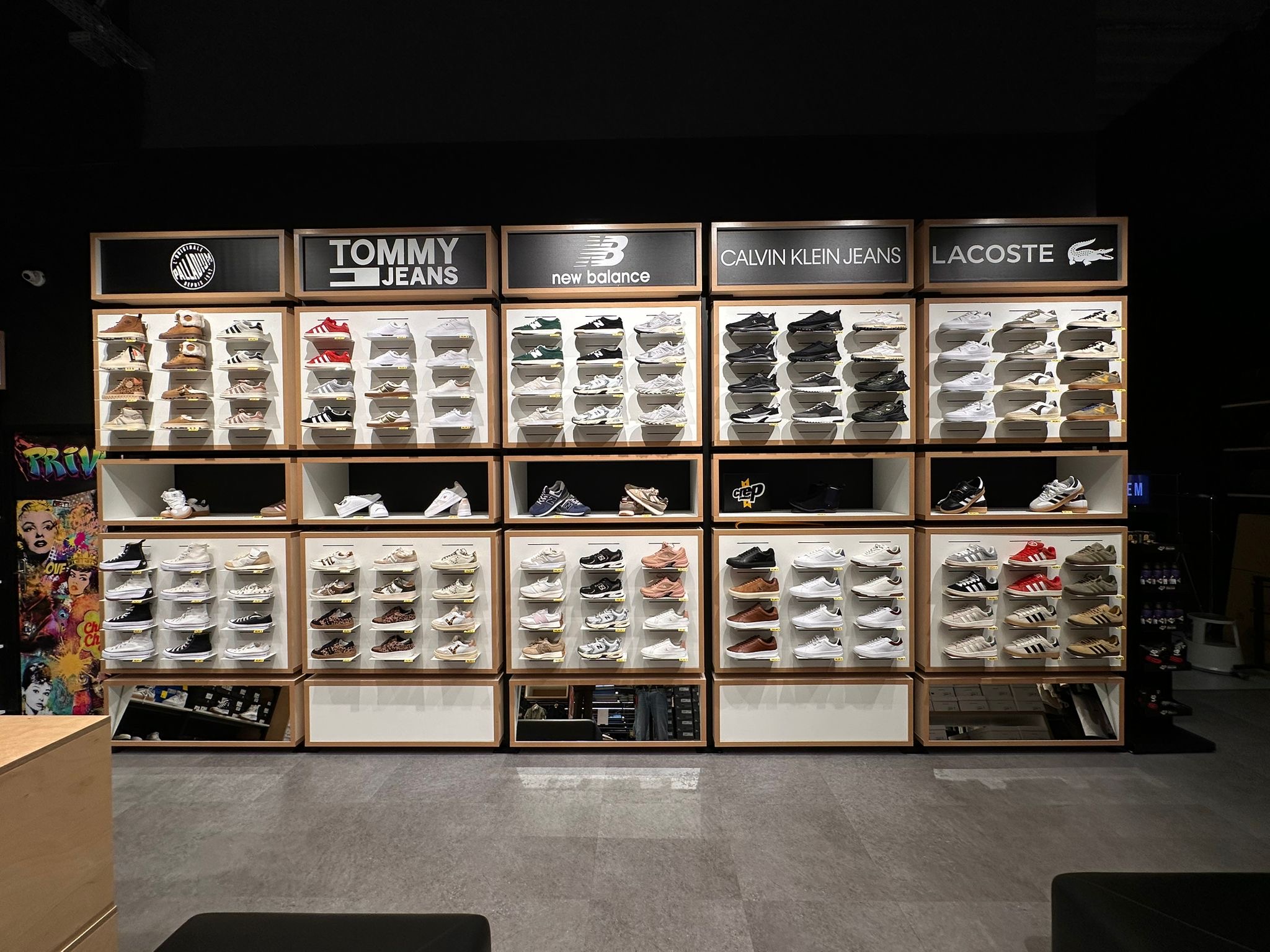 Foto 9 di BLACKSTORE