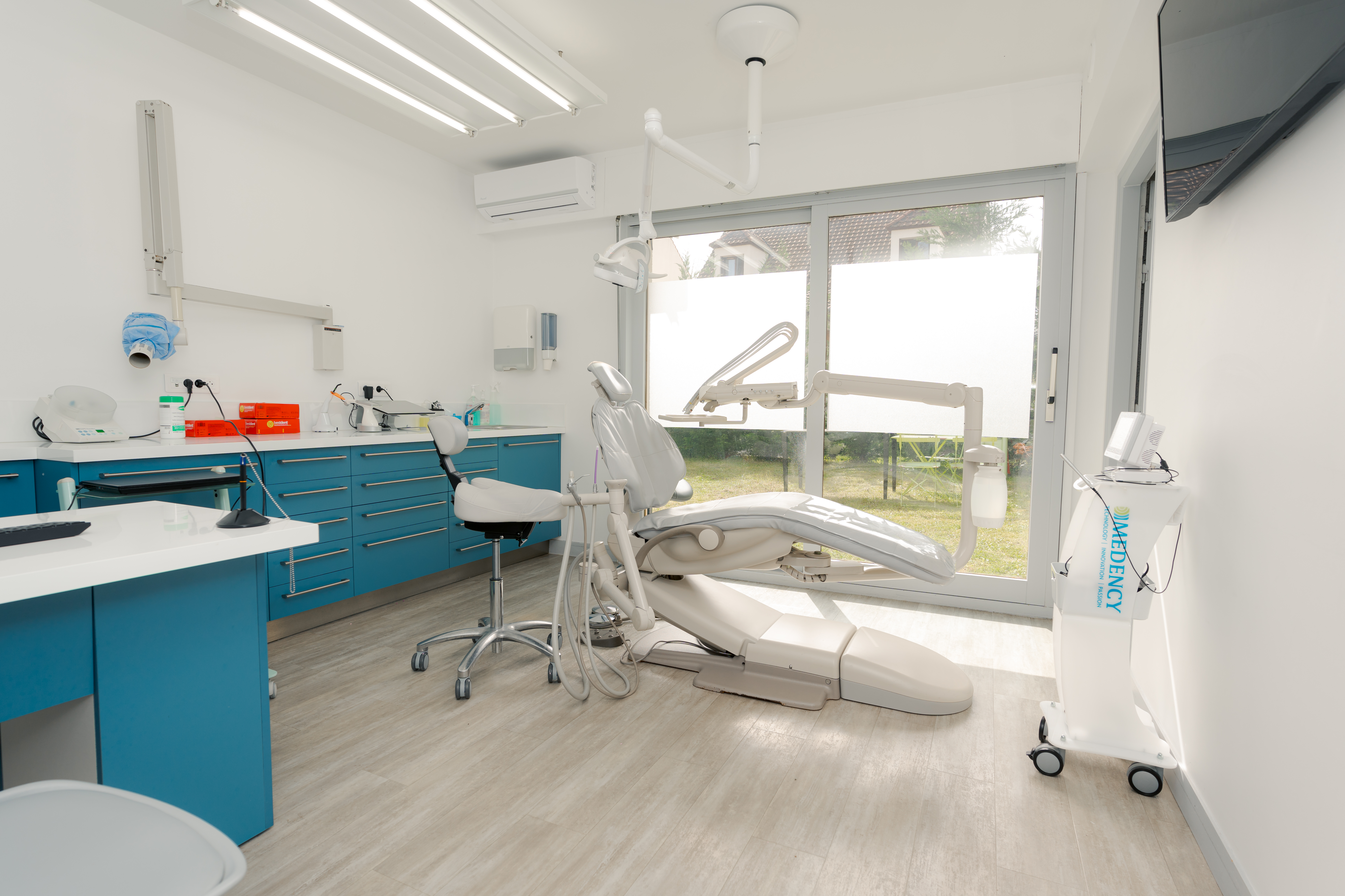Photo 1 of Cabinet dentaire de Marolles - Docteur(s) Serror - Dentiste 91