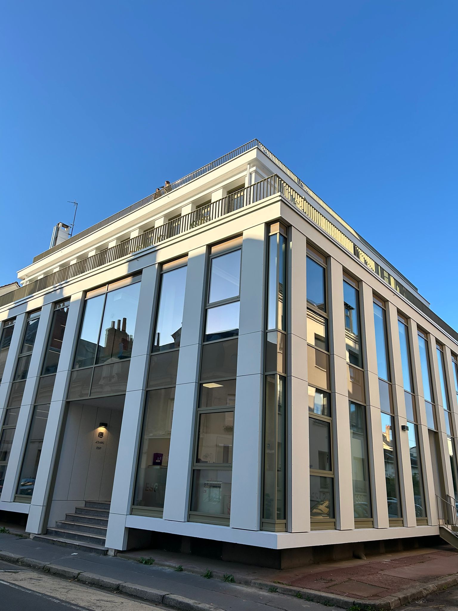 Foto 11 di ESARC Tours