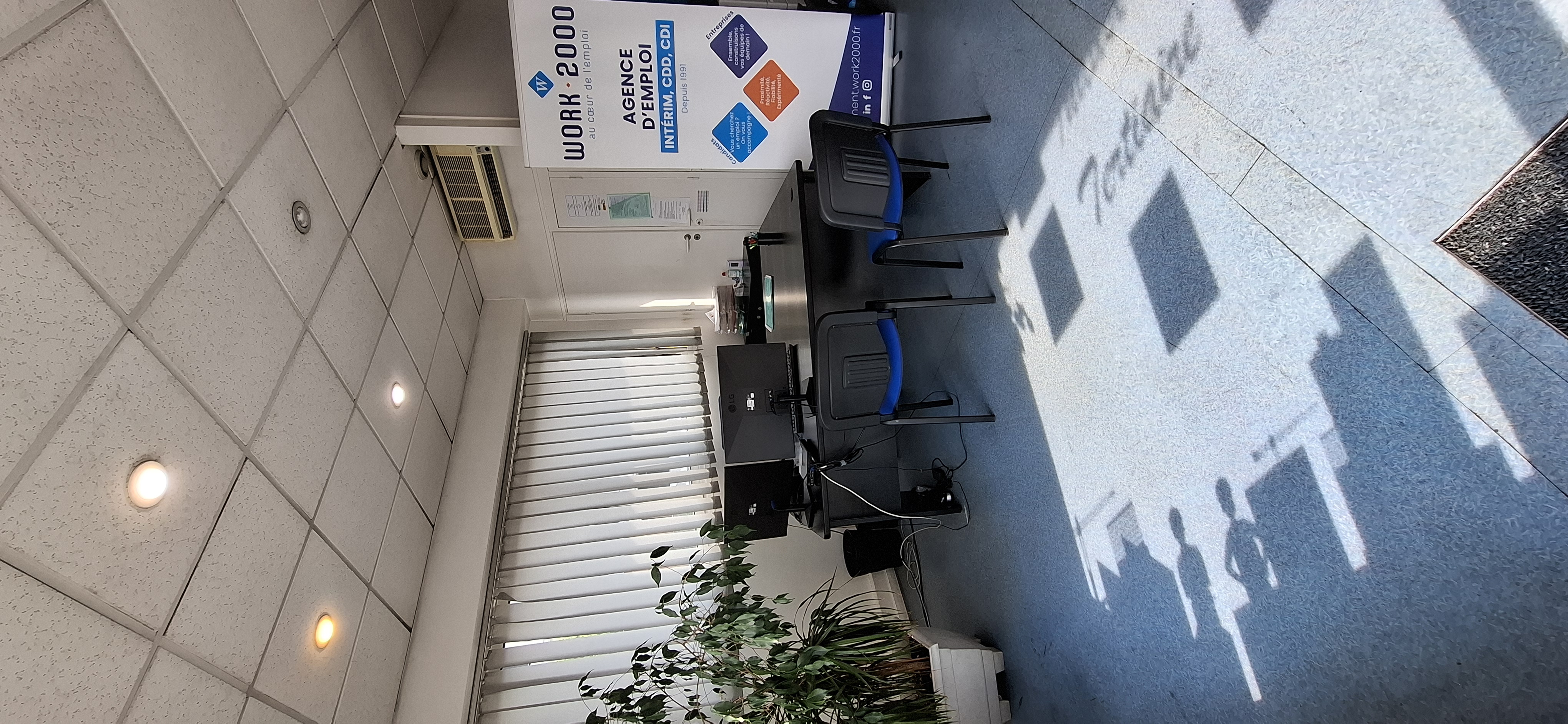 Foto 5 di WORK 2000
