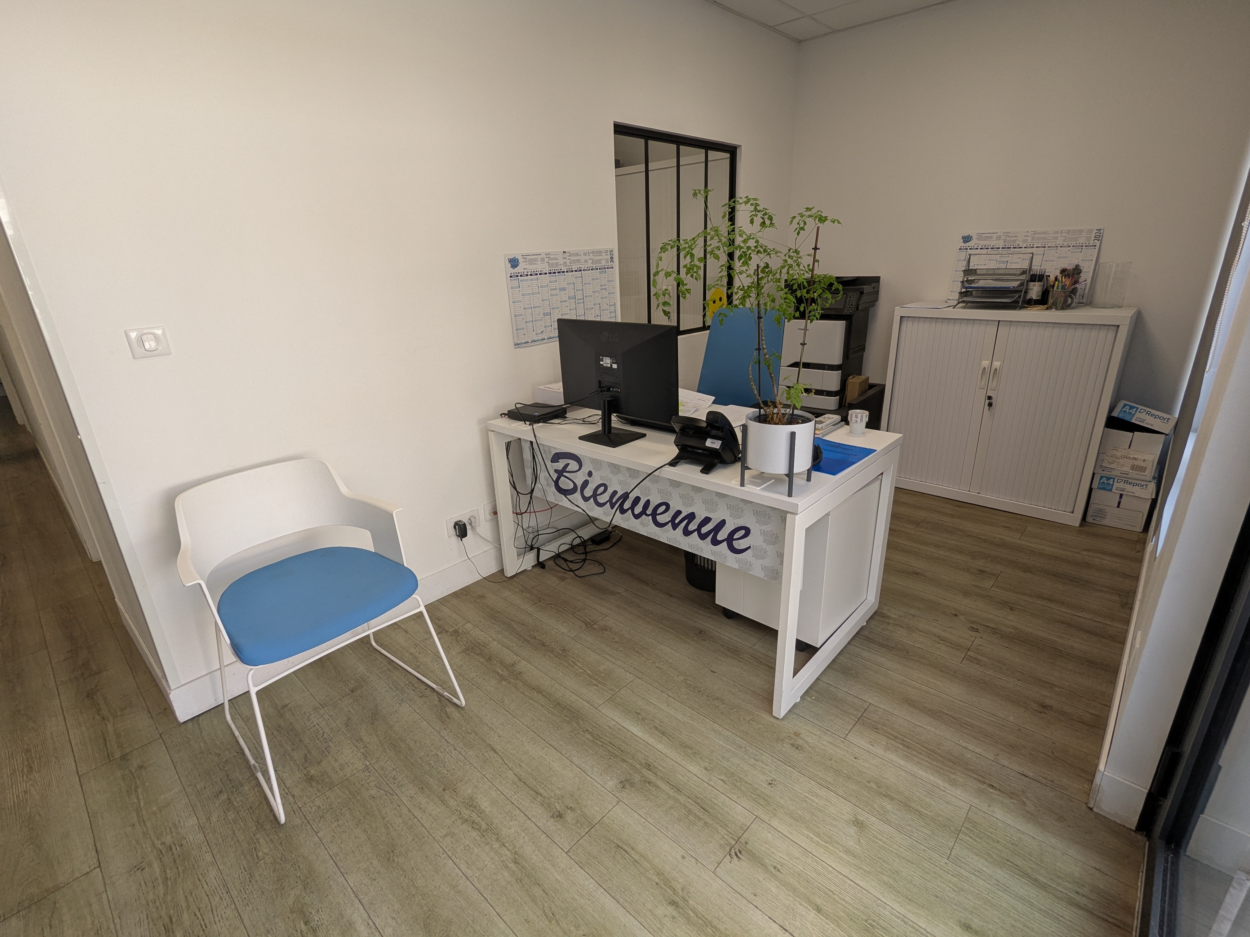 Foto 7 di WORK 2000