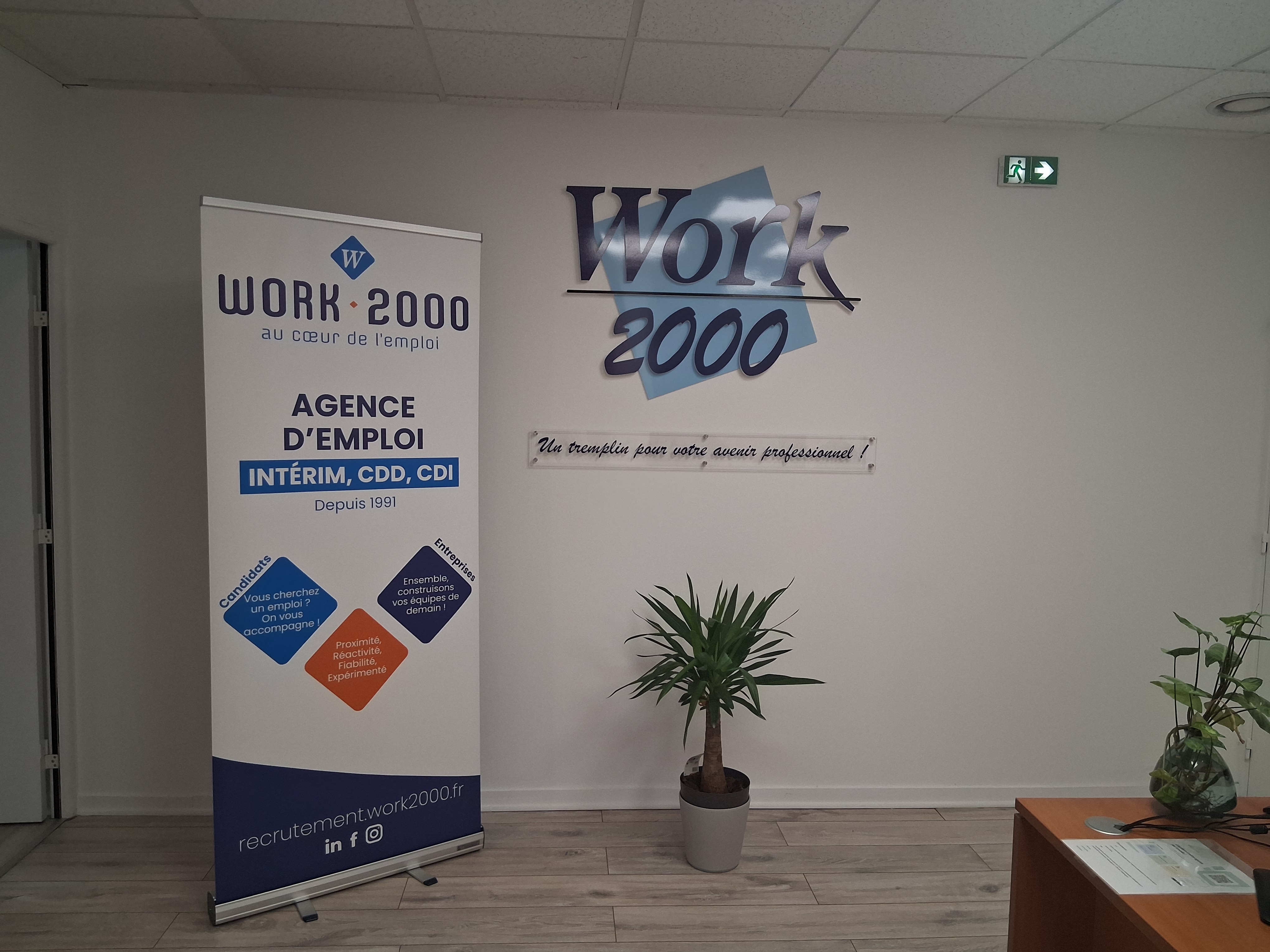 Foto 4 di WORK 2000