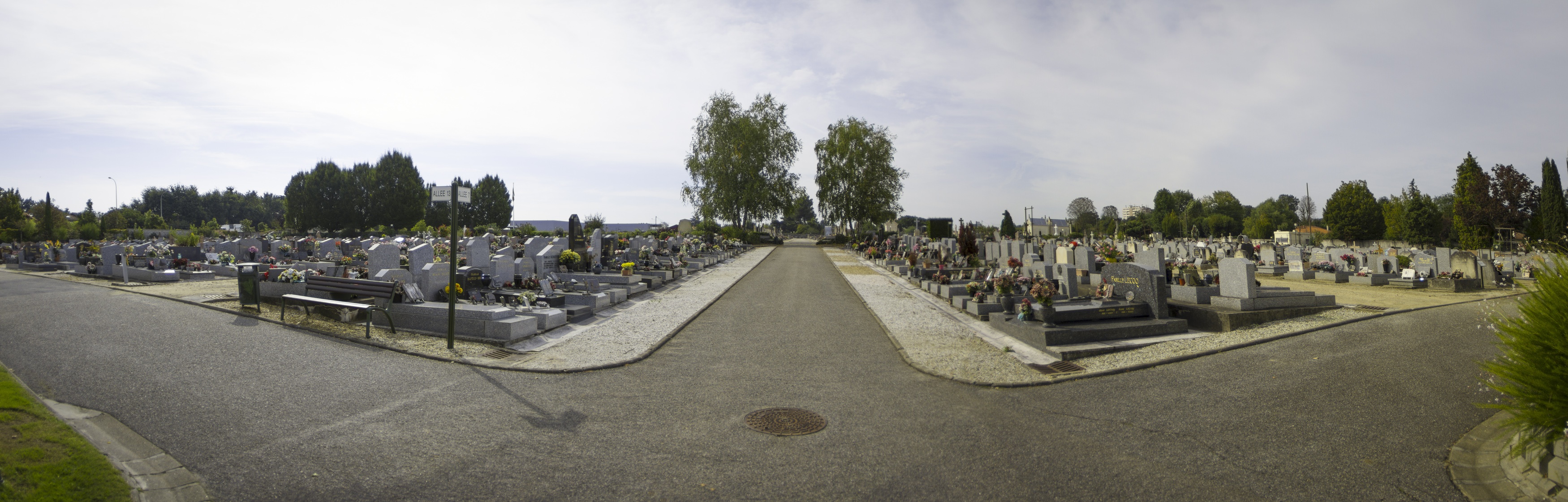 Foto 2 di Cimetière communal