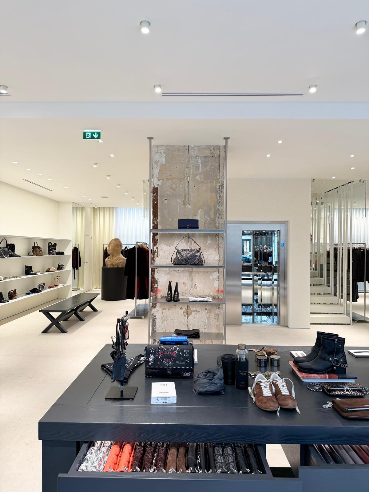 Foto 5 di Zadig&Voltaire