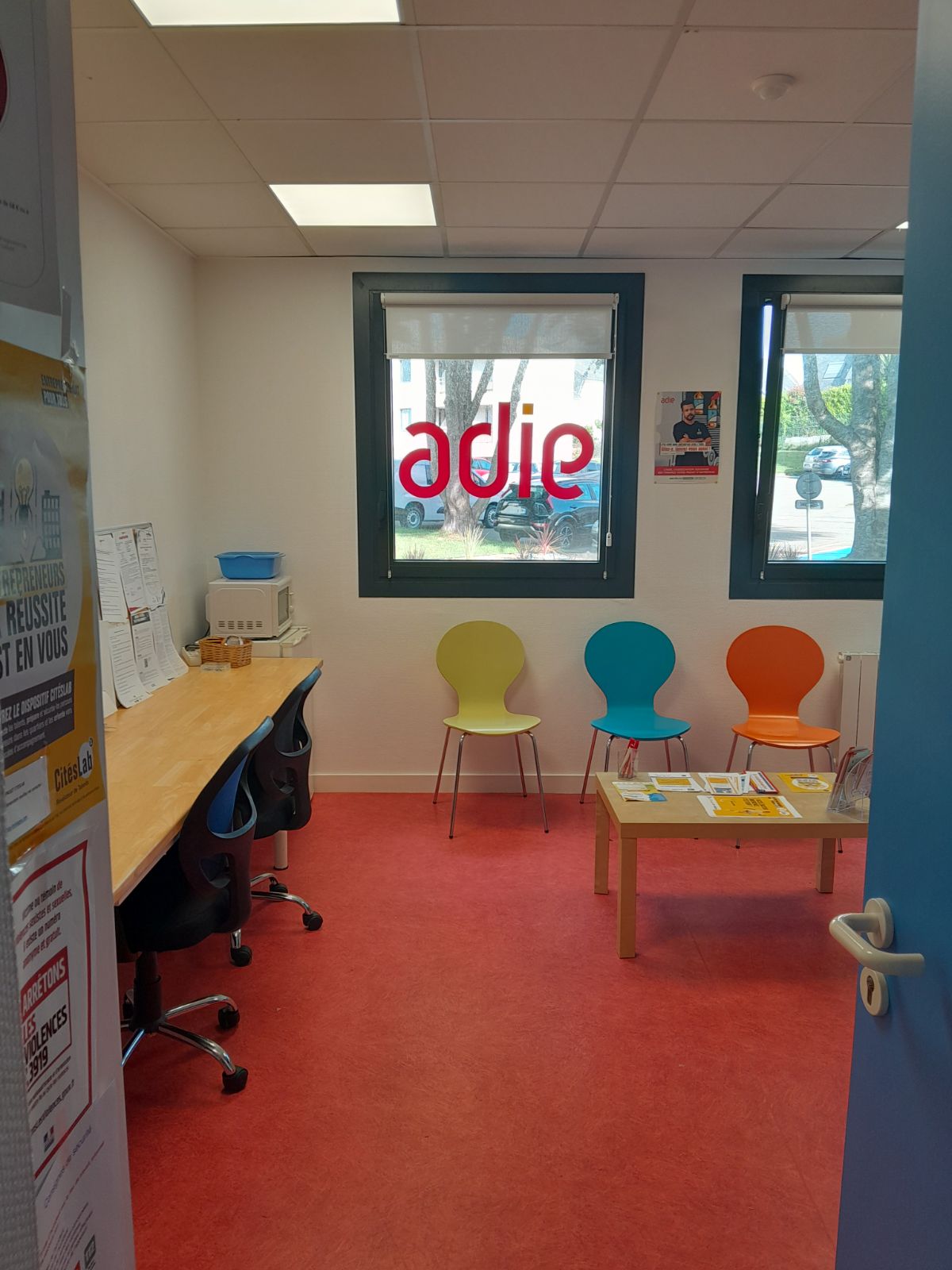 Foto 4 di Agence Adie