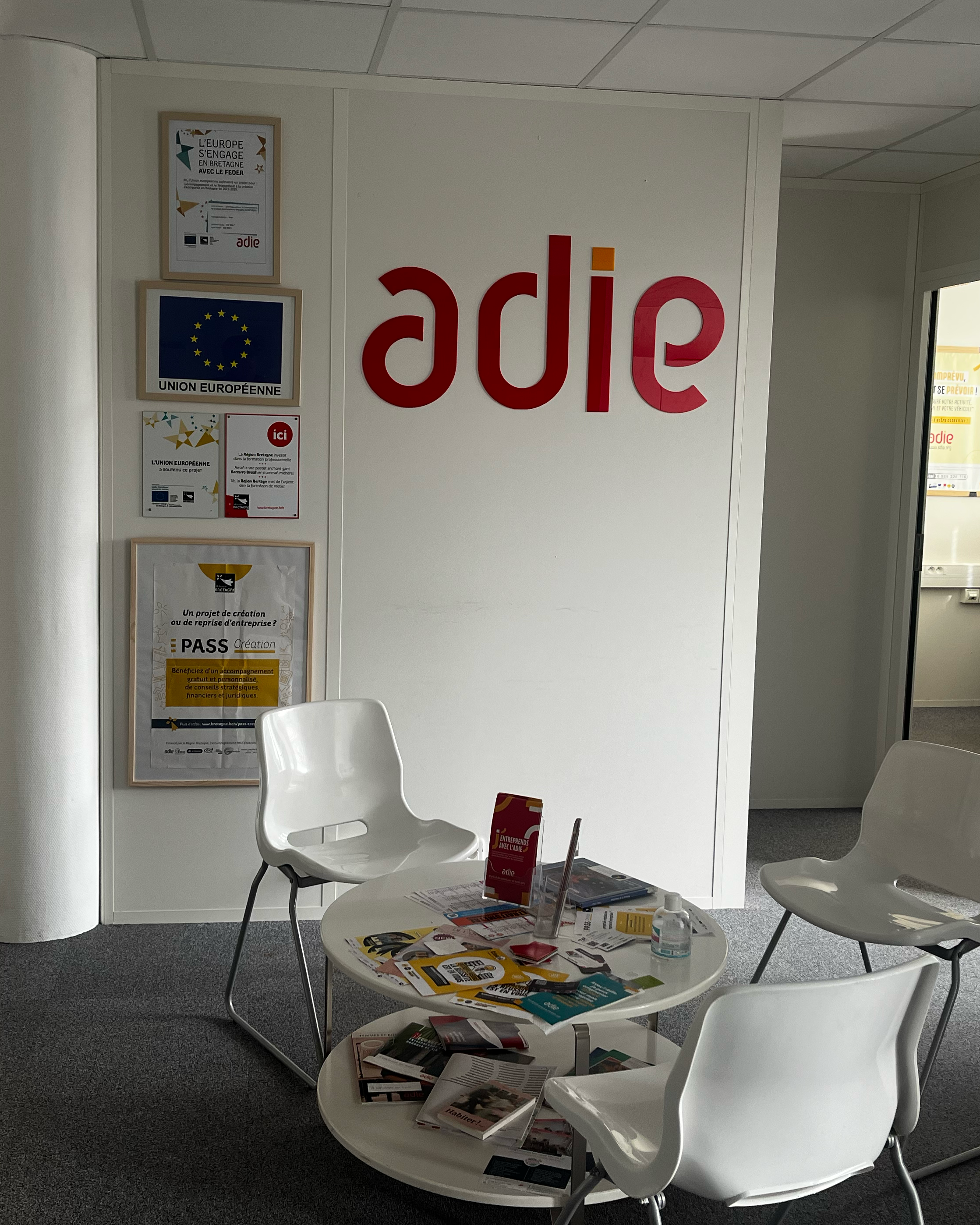 Foto 4 di Agence Adie