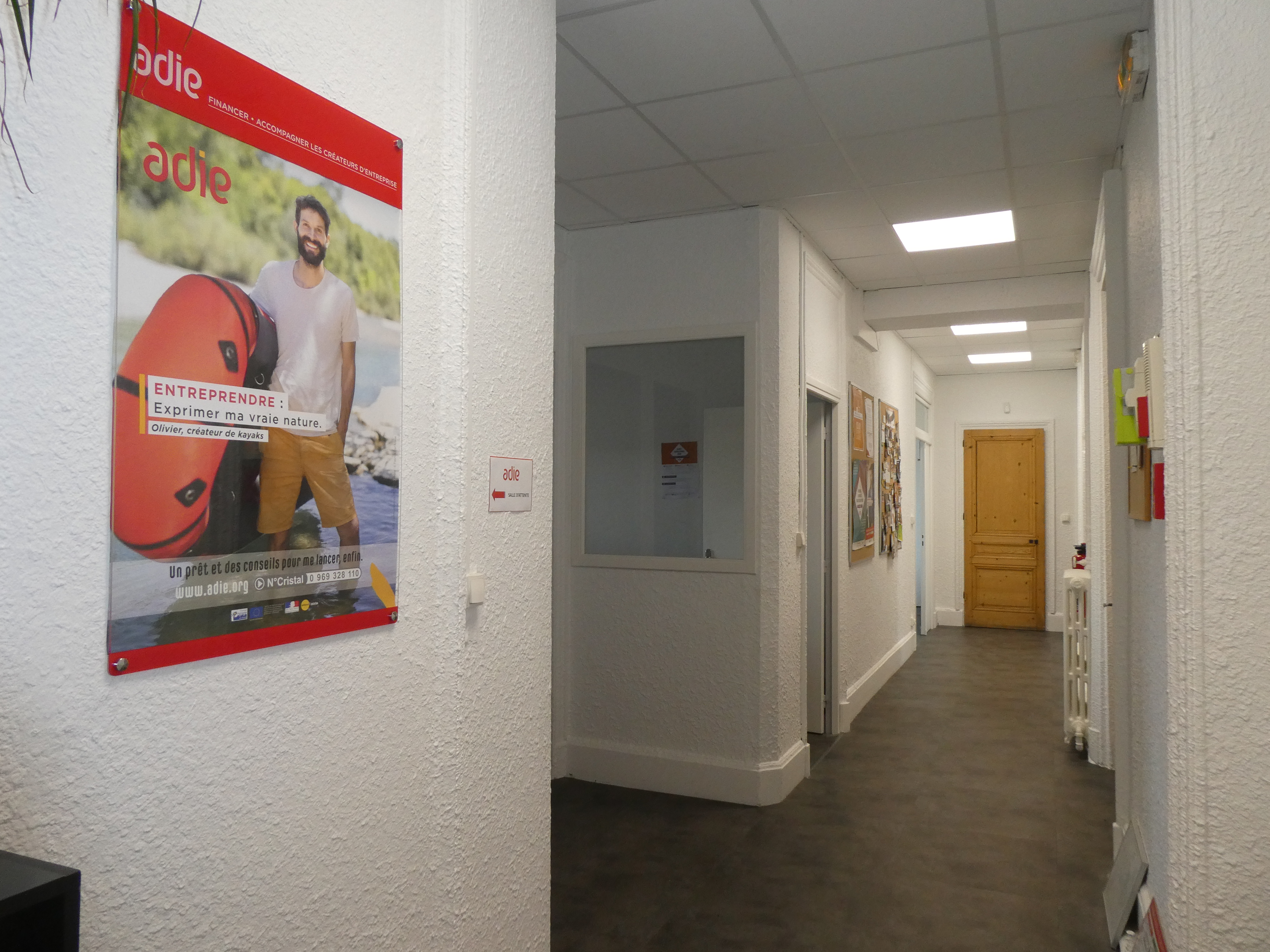 Foto 2 di Agence Adie