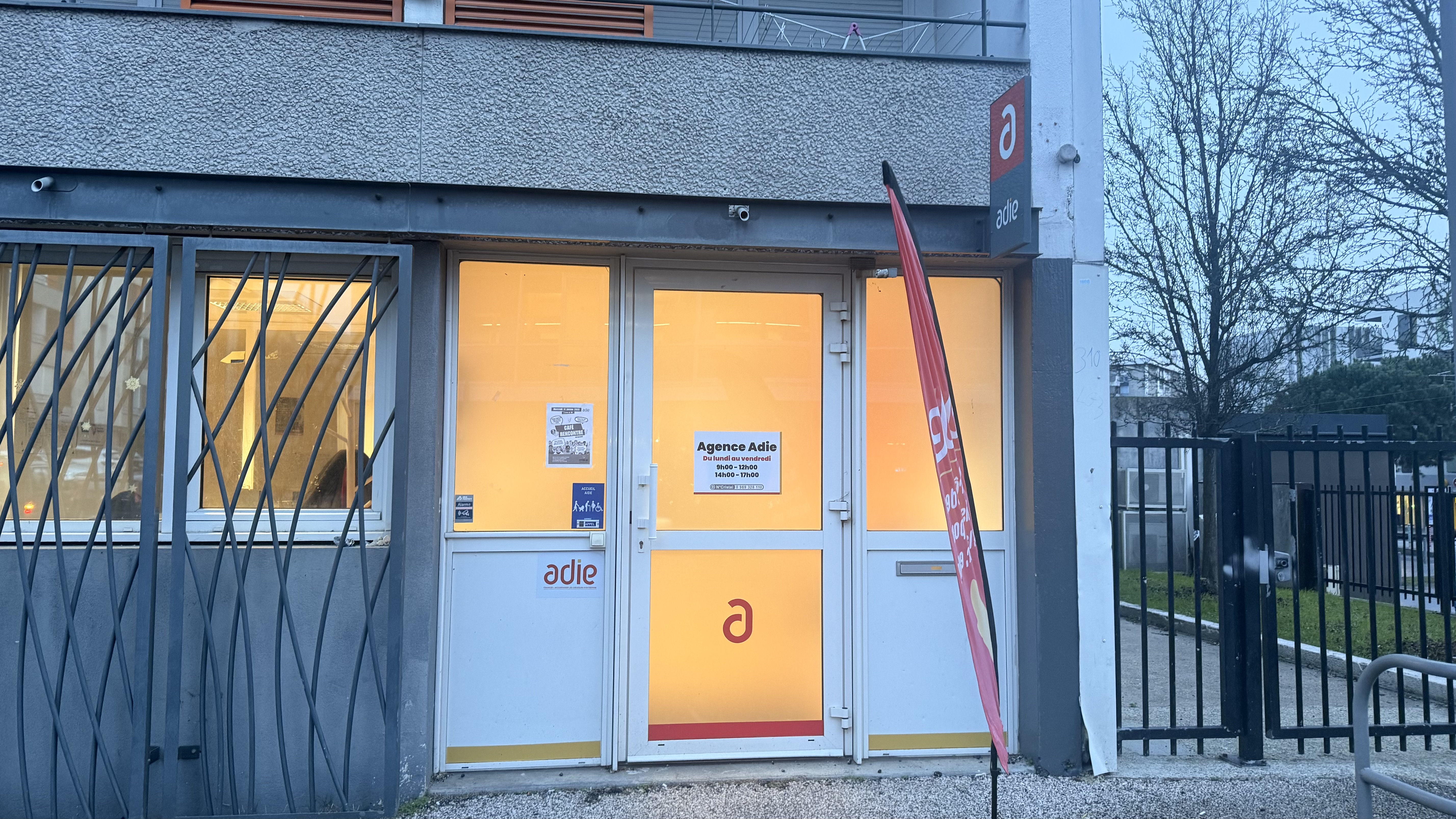 Foto 1 di Agence Adie