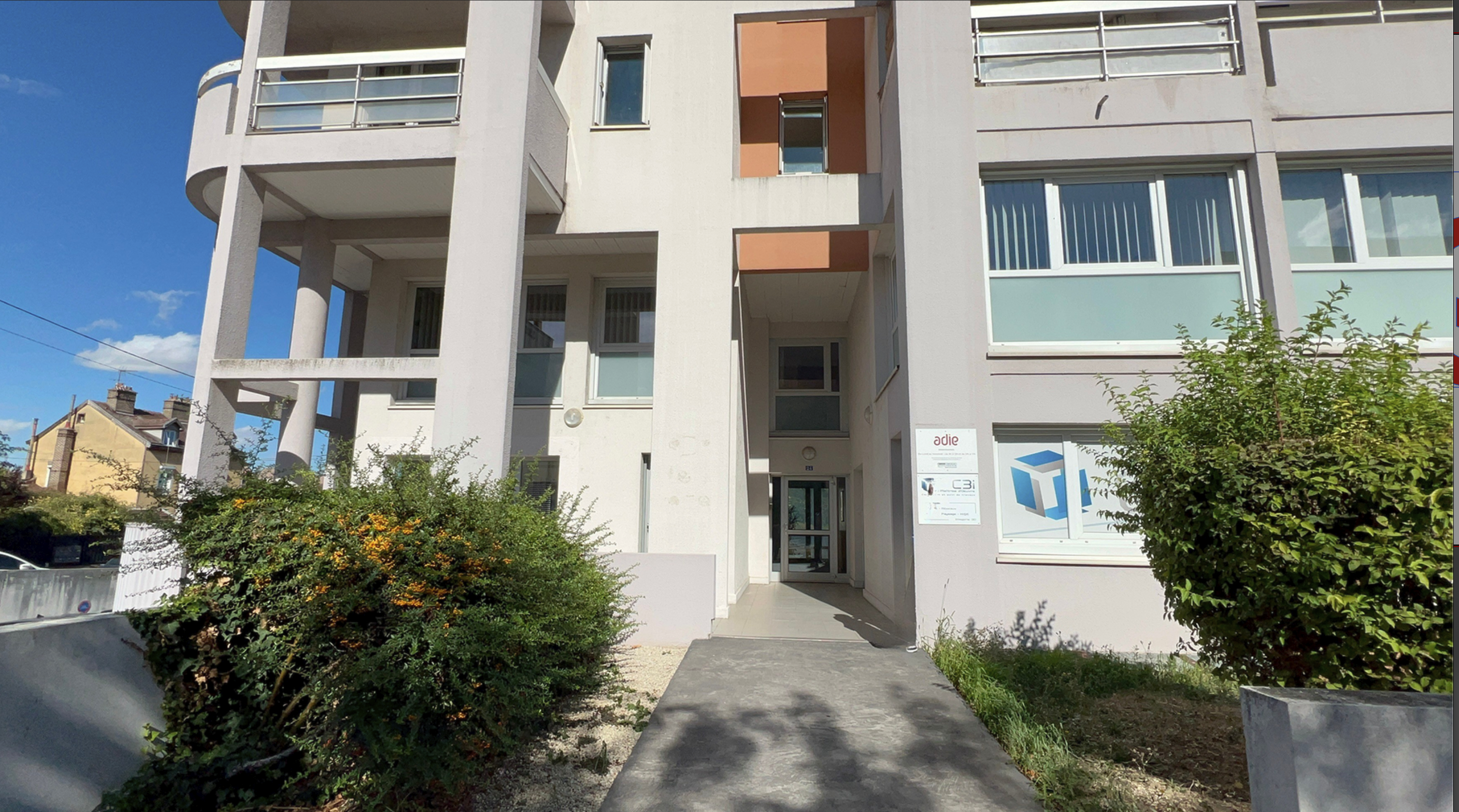 Foto 1 di Agence Adie