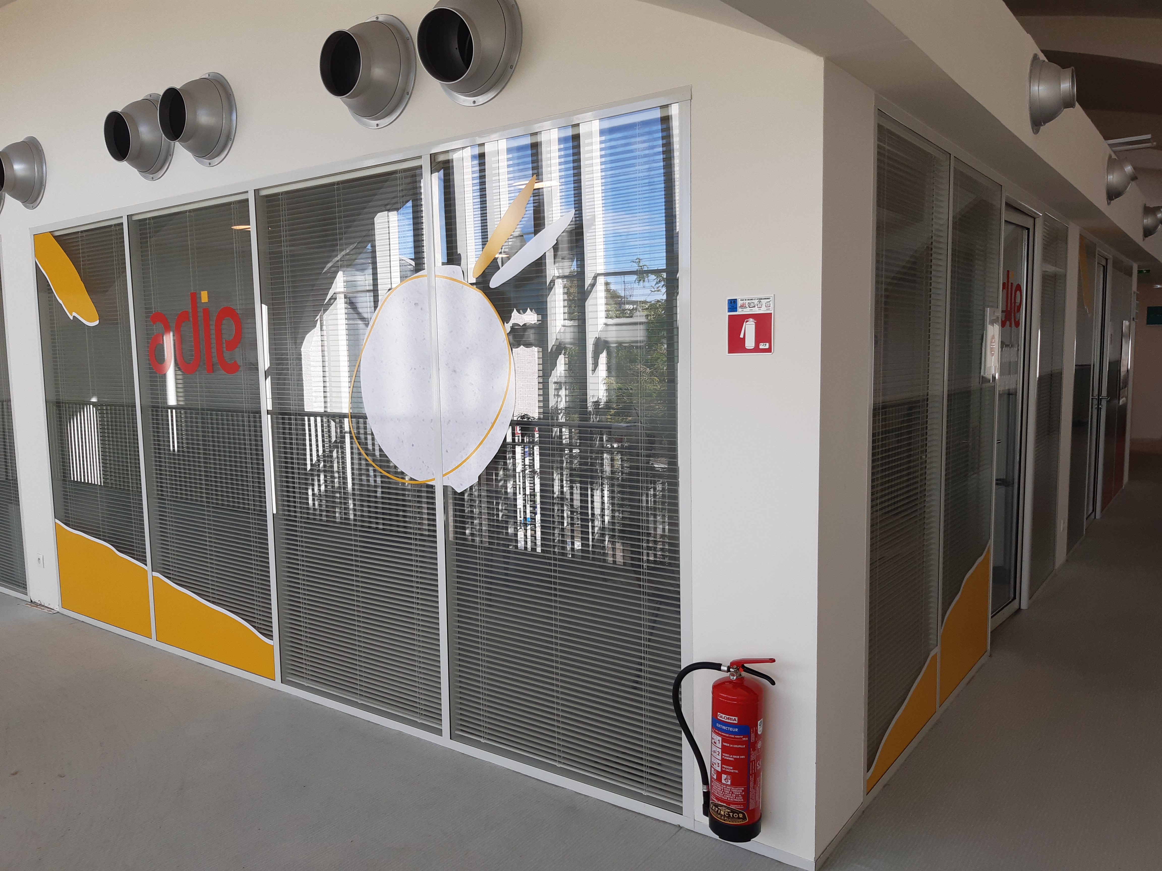 Foto 3 di Agence Adie