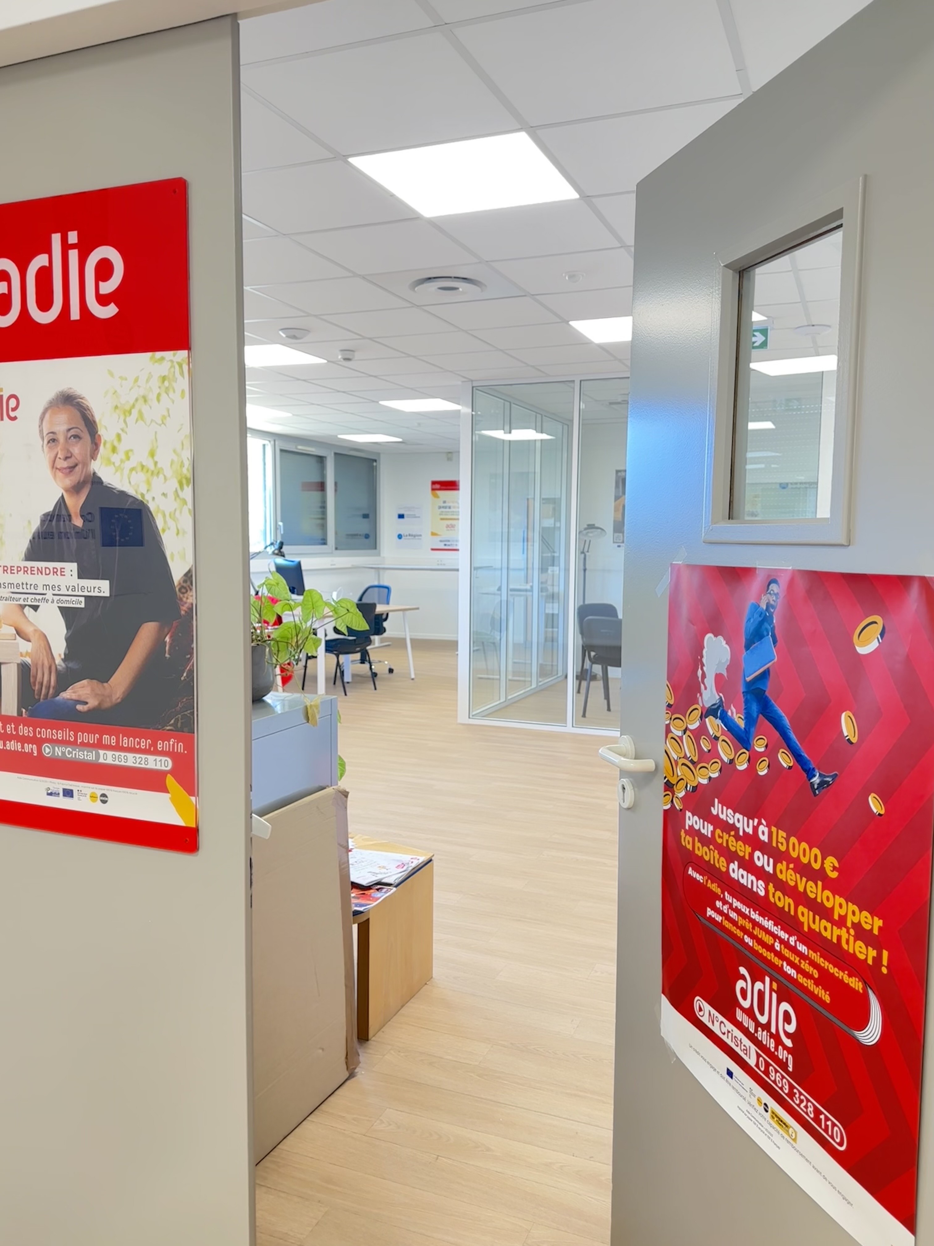 Foto 3 di Agence Adie