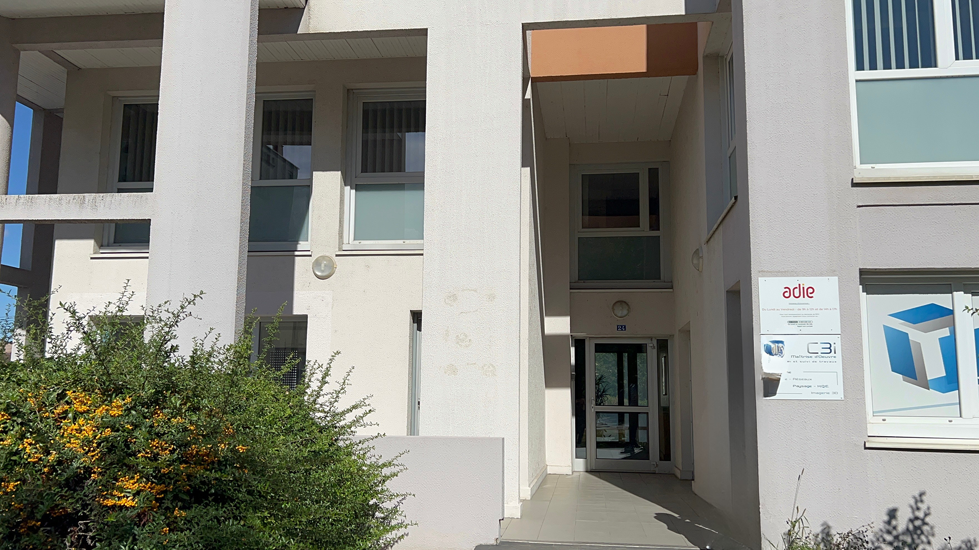 Foto 2 di Agence Adie