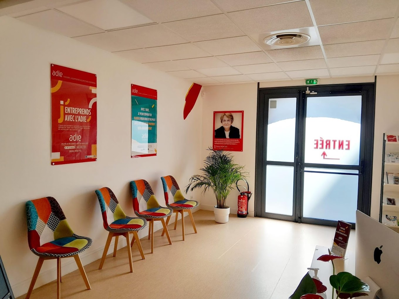 Foto 1 di Agence Adie