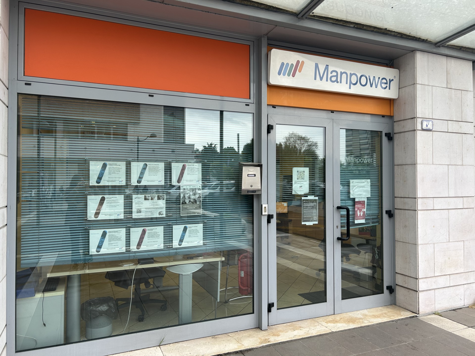 Foto 2 di Manpower
