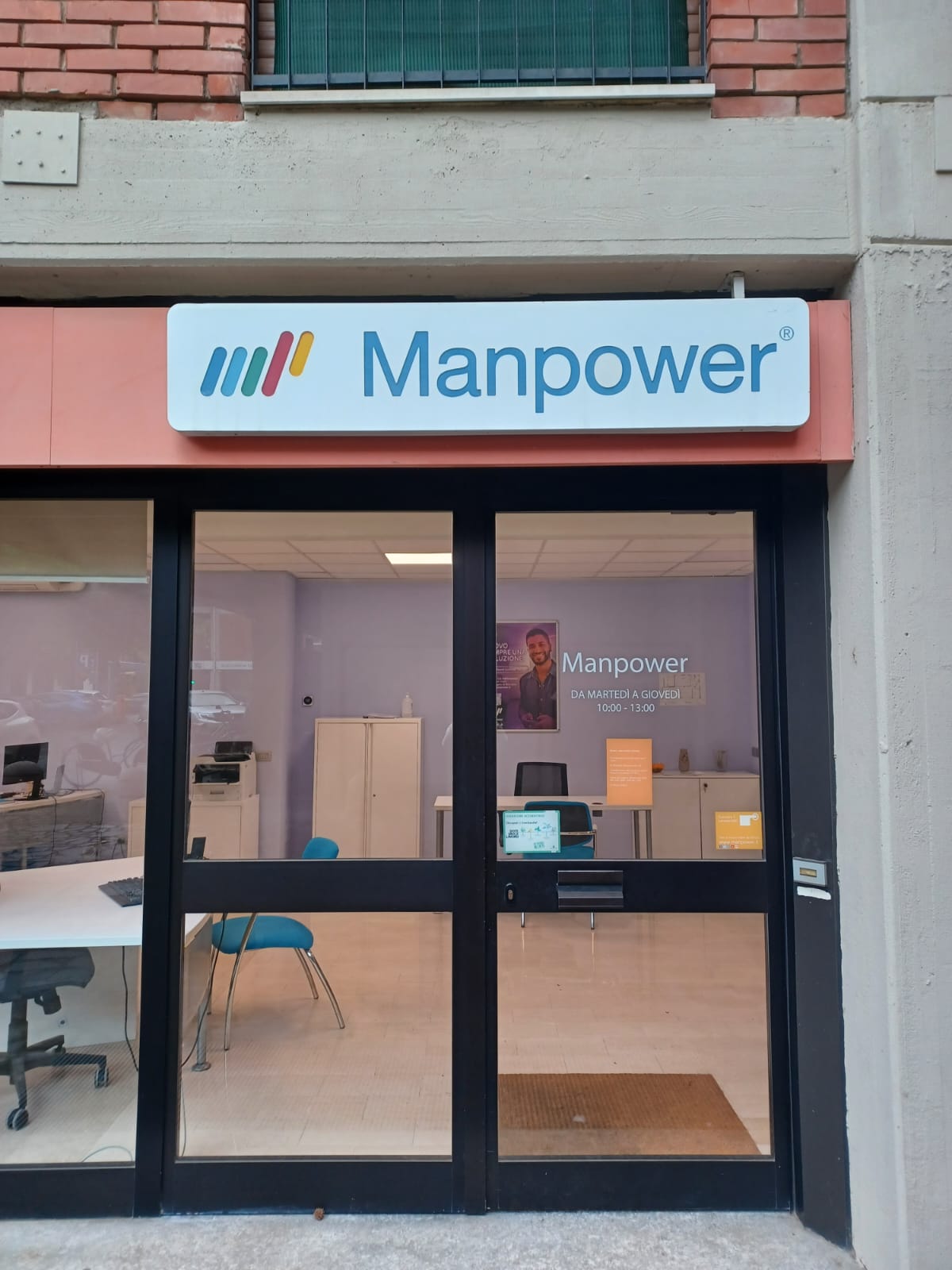 Foto 3 di Manpower