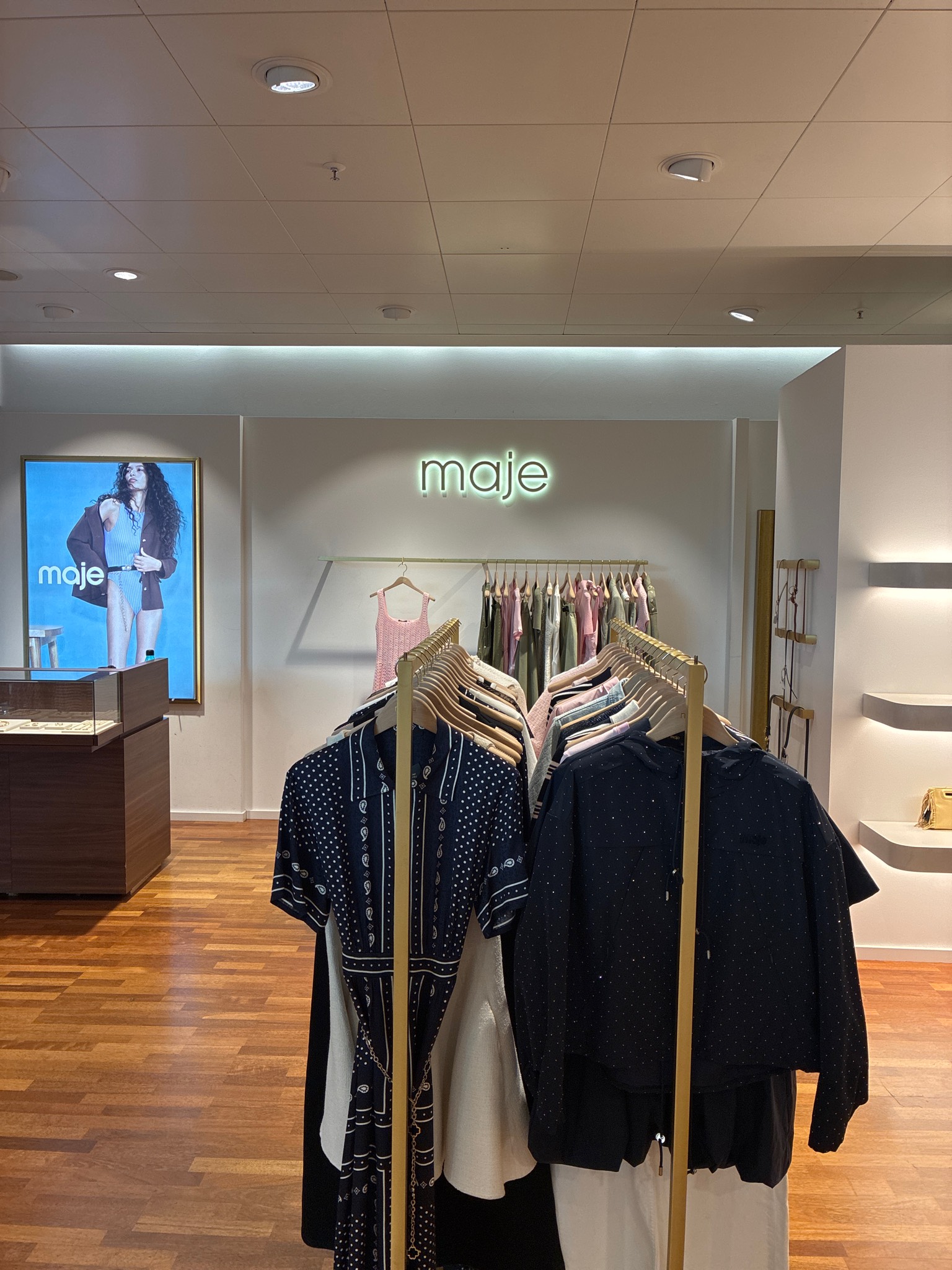 Photo 7 de Maje Breuninger - Leipzig