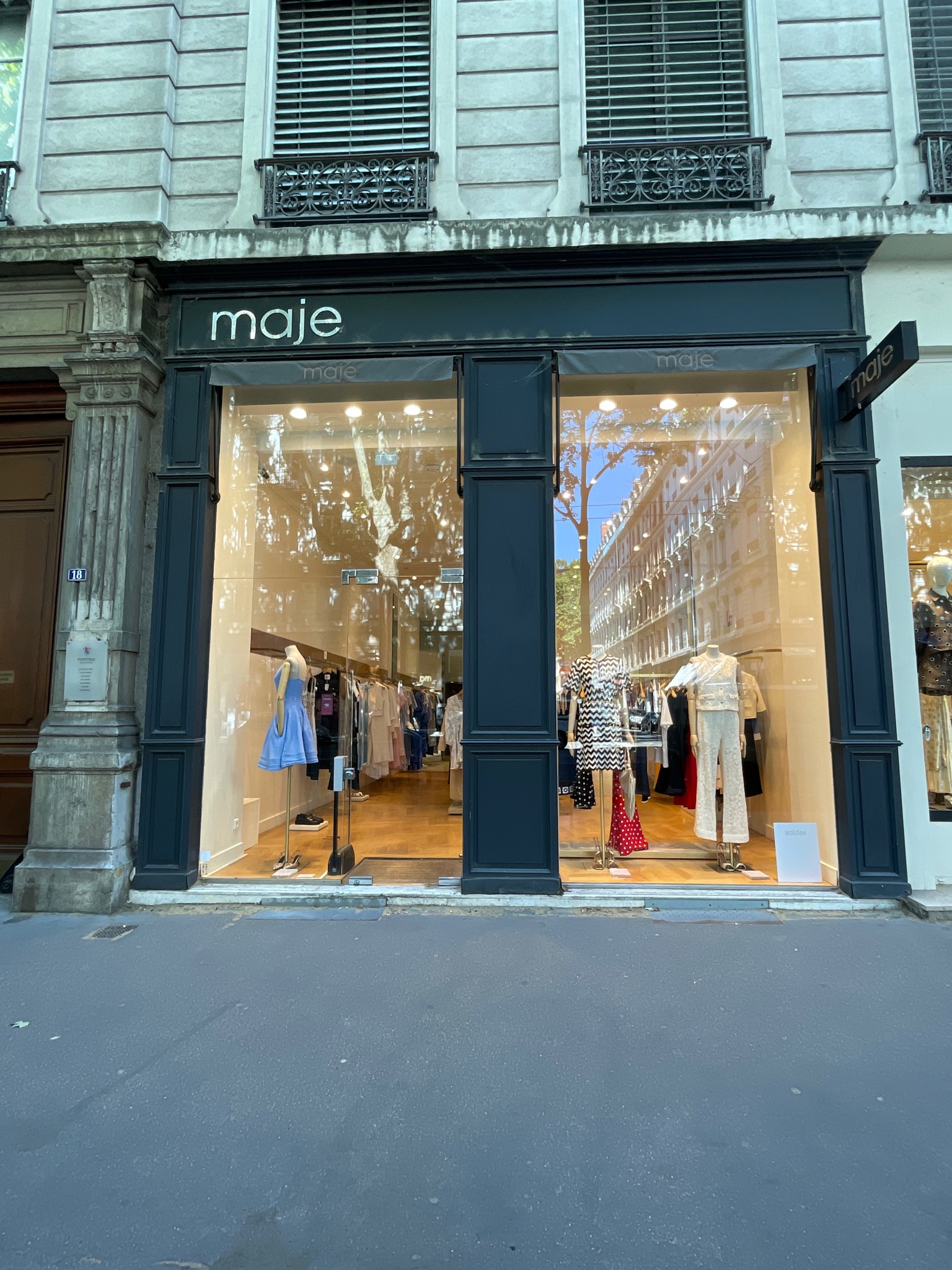 Foto 1 di Maje - Lyon 06 - Saxe
