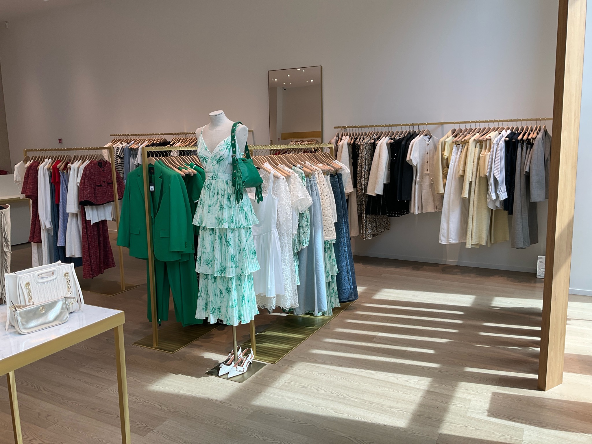 Foto 4 di Maje - Giverny Outlet