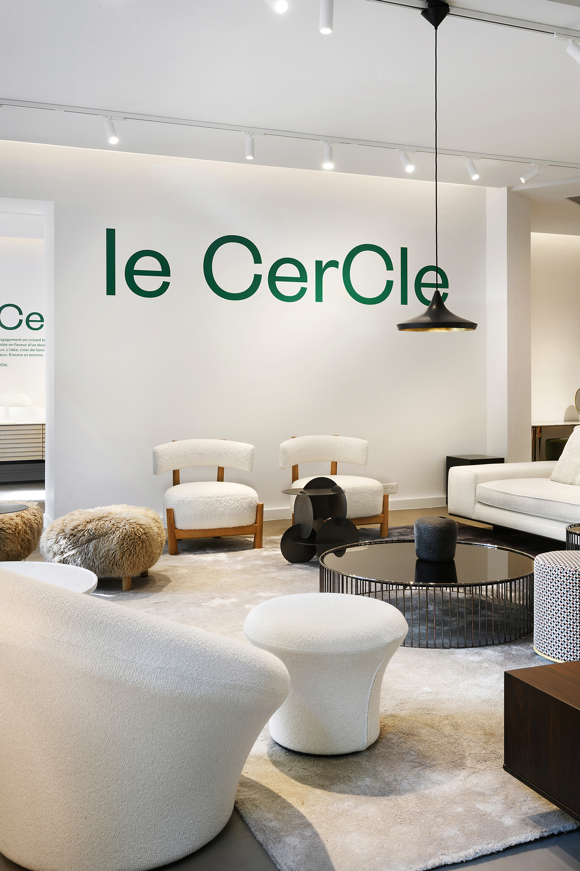 Foto 5 di Le Cercle par SILVERA