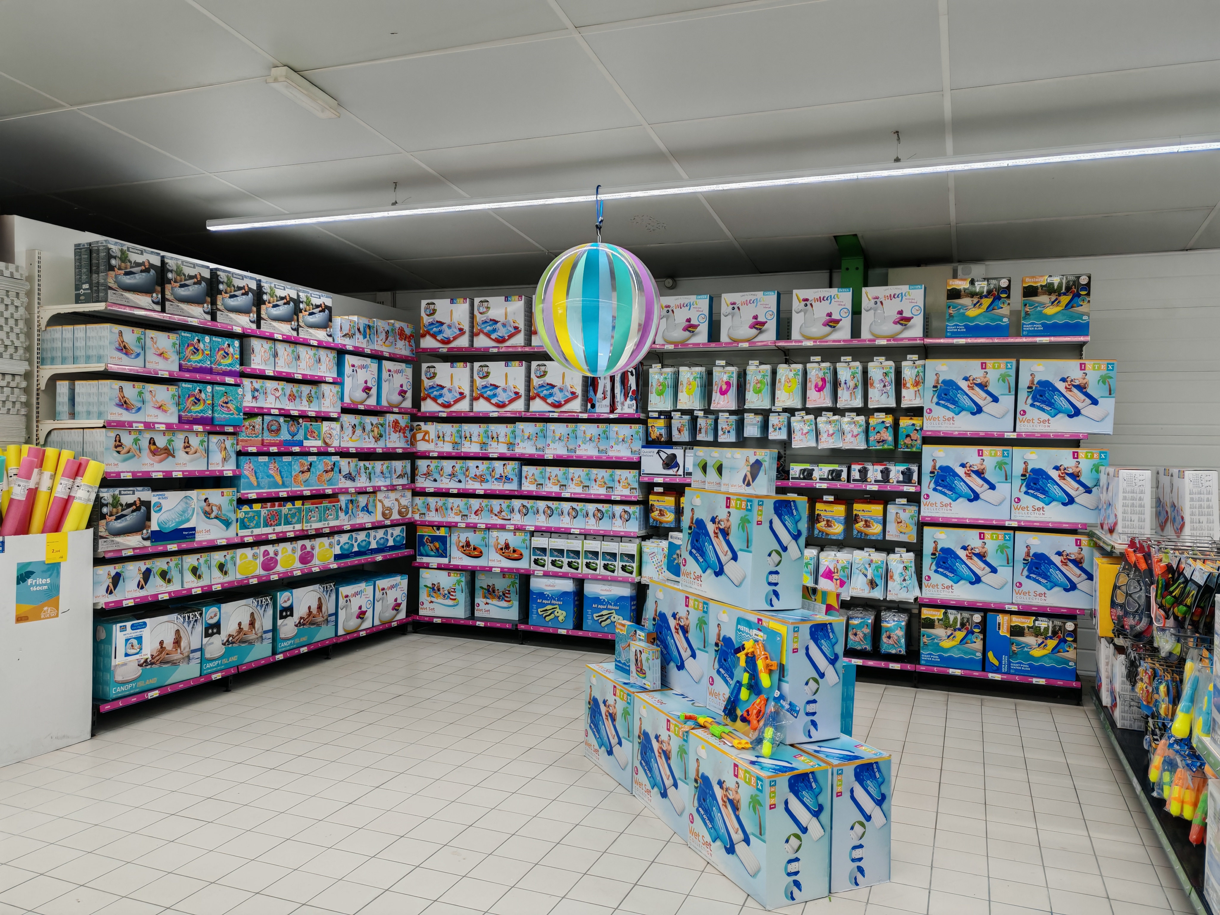 Foto 5 di Cash Piscines