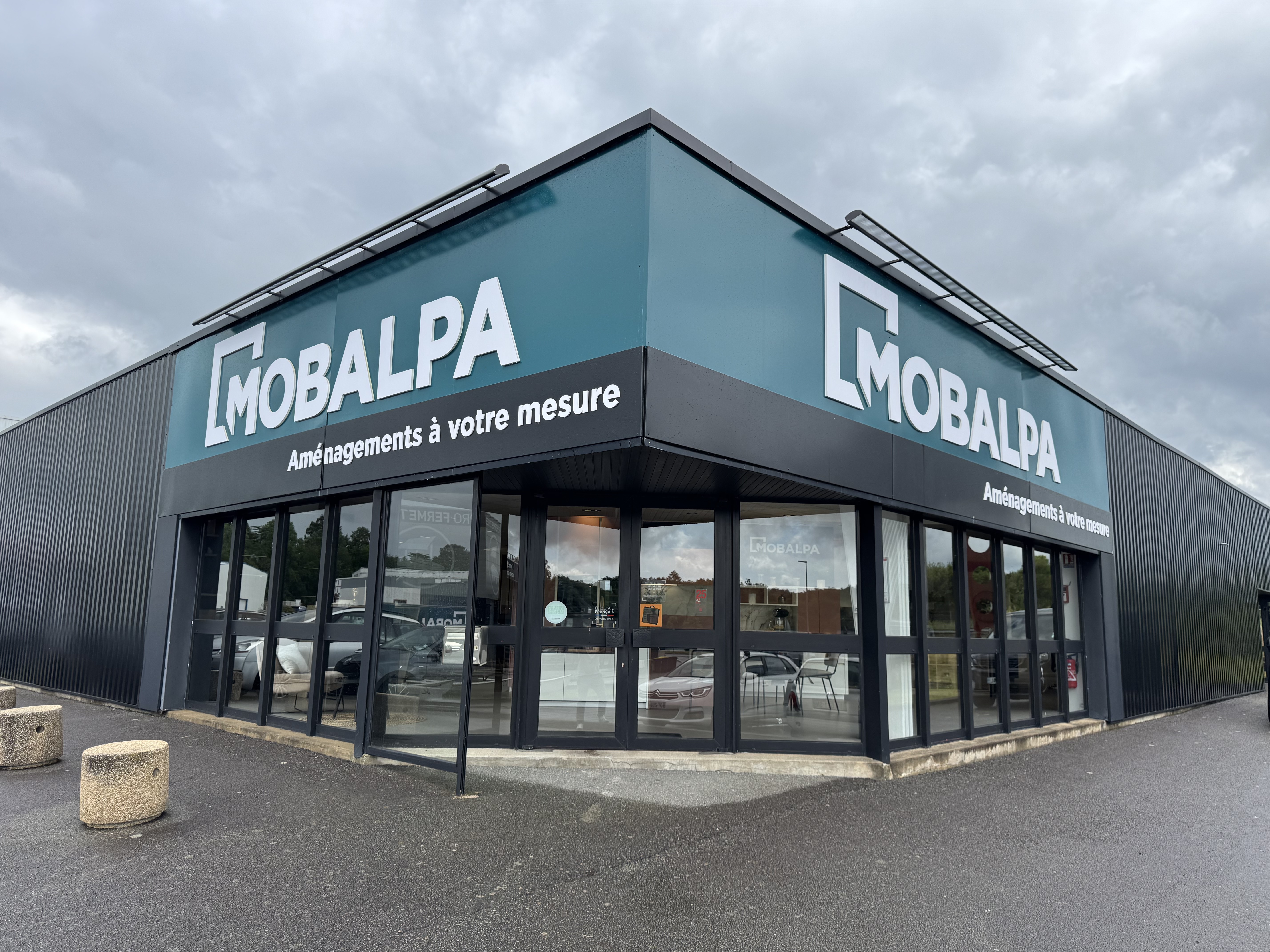 Foto 1 di Mobalpa