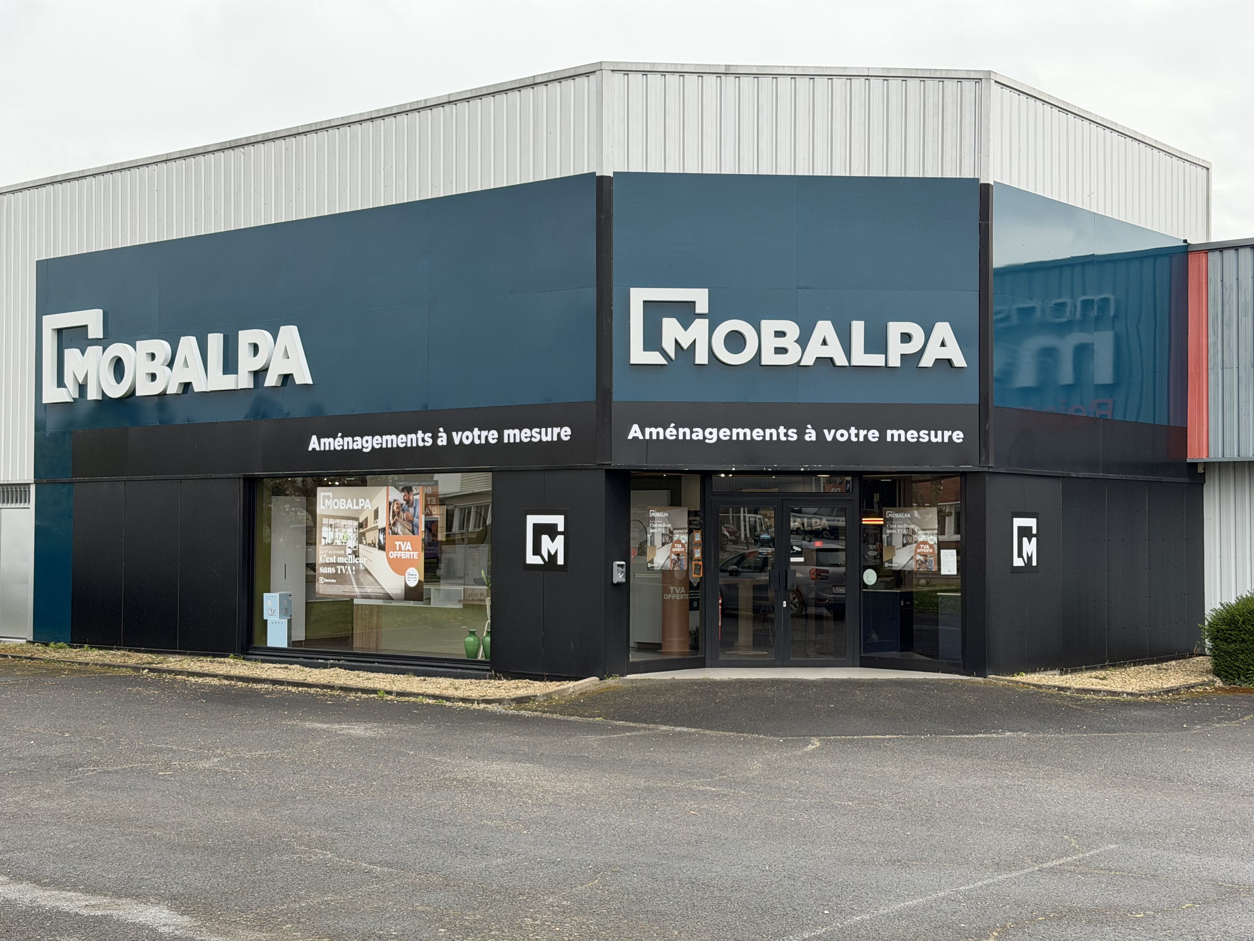 Foto 1 di Mobalpa