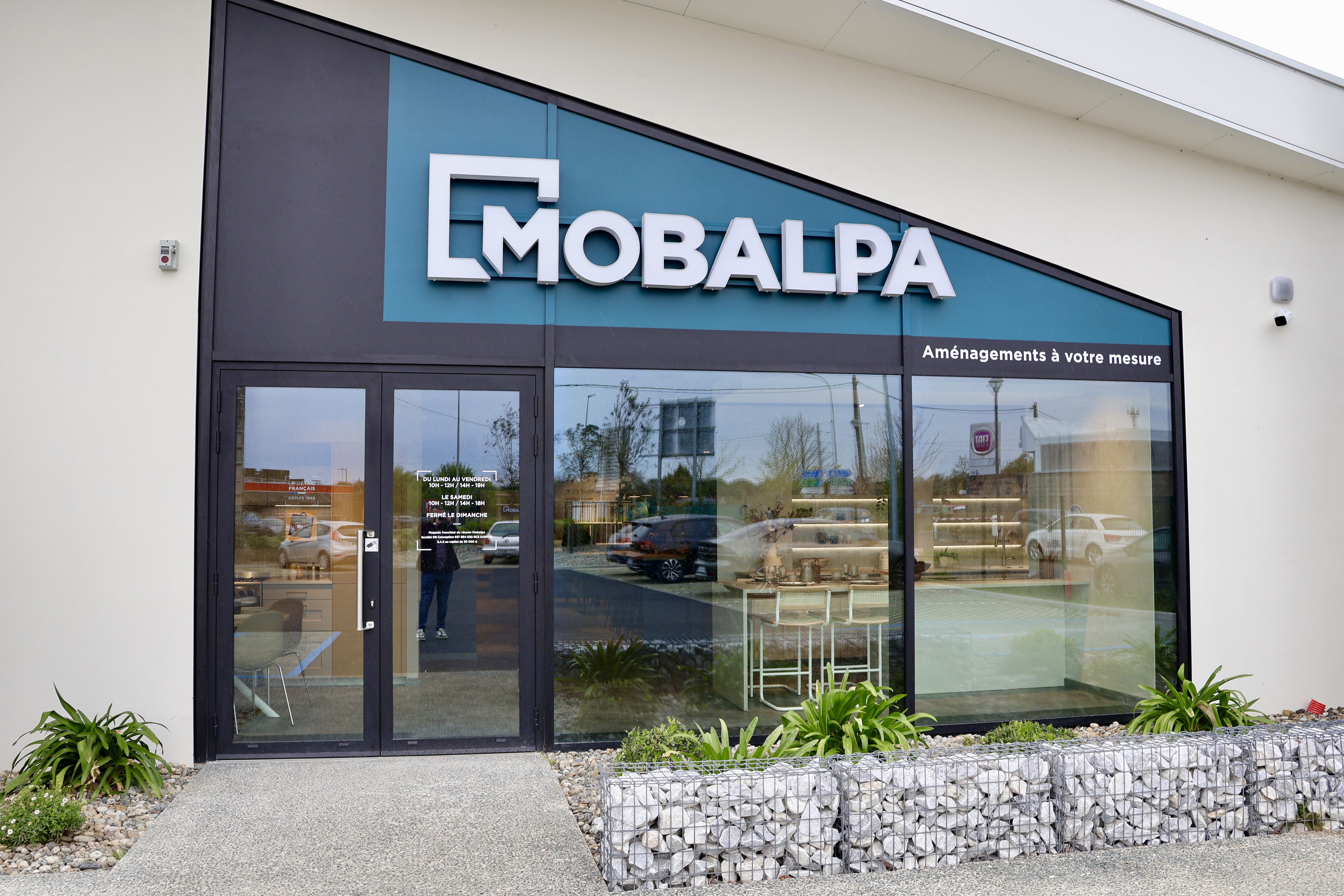 Foto 1 di Mobalpa