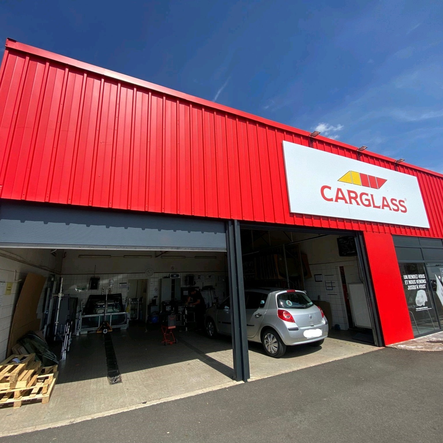 Foto 100 di CARGLASS Pare-Brise La Flèche