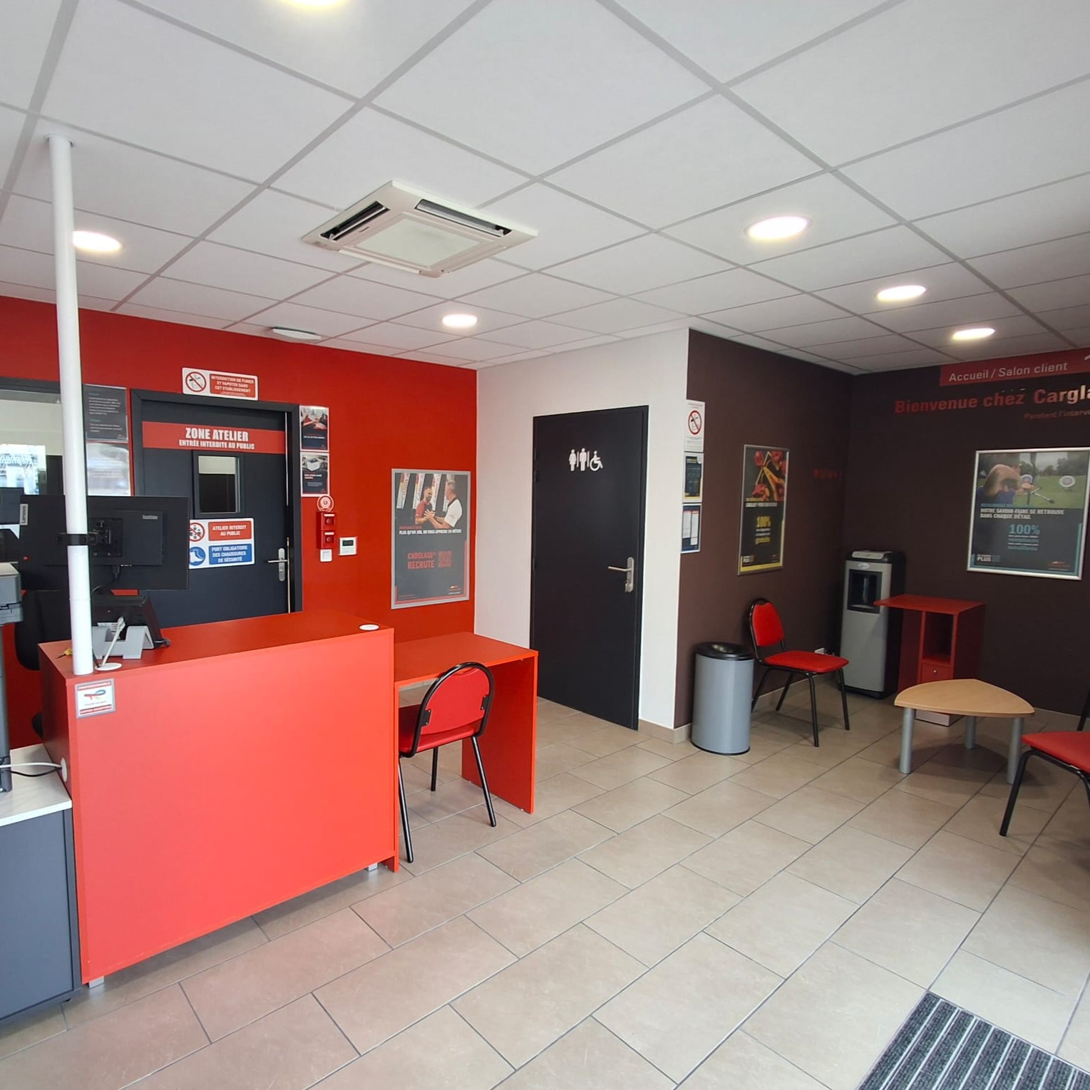 Foto 138 di CARGLASS Pare-Brise Guingamp