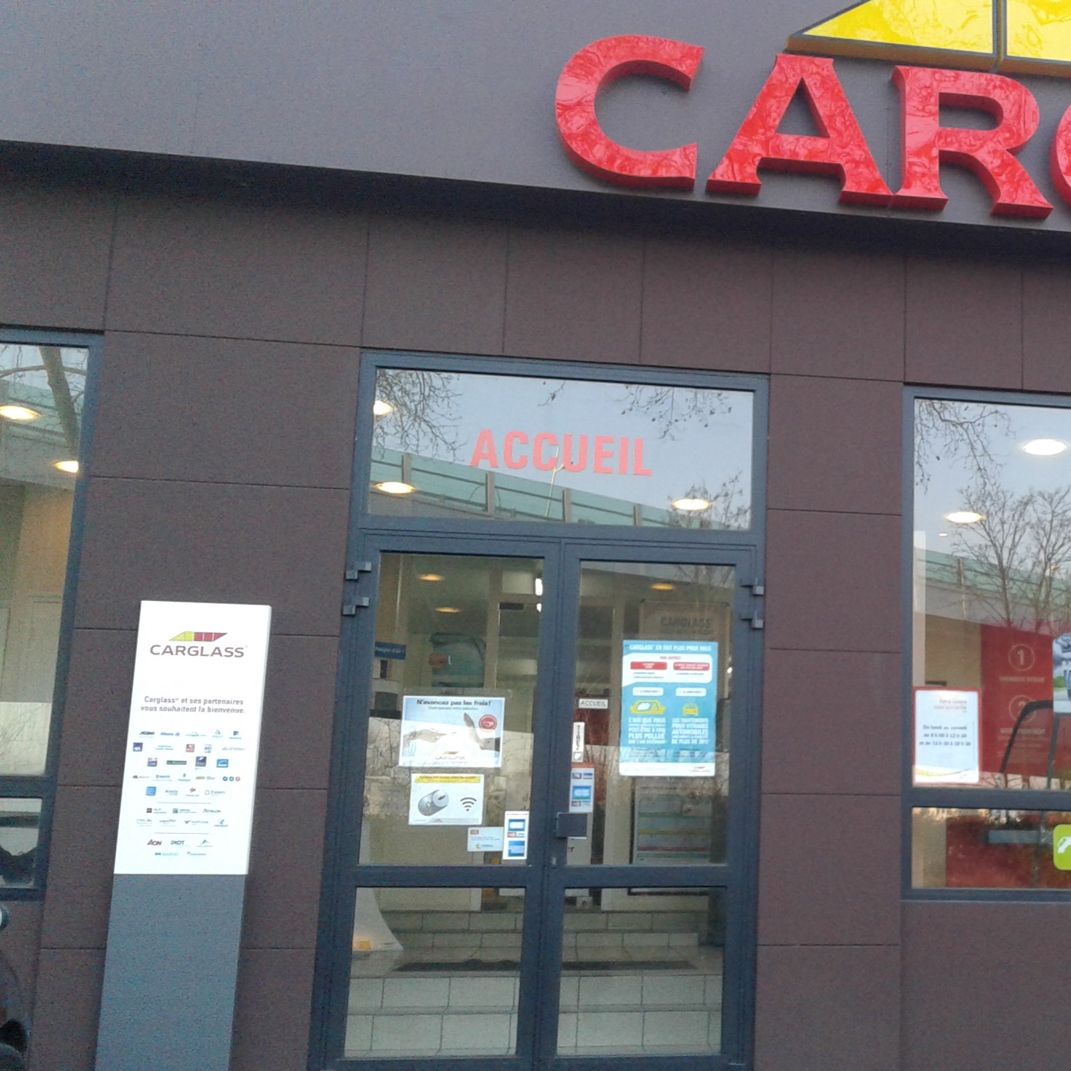 Foto 75 di CARGLASS Pare-Brise St Cloud