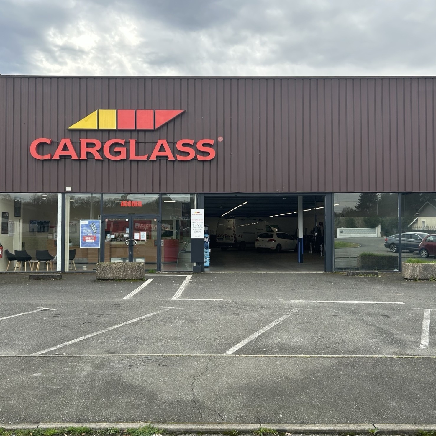 Foto 102 di CARGLASS Pare-Brise Lons