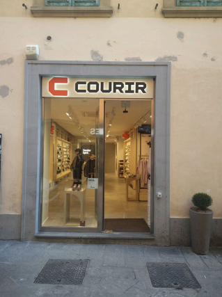 Foto 1 di Courir
