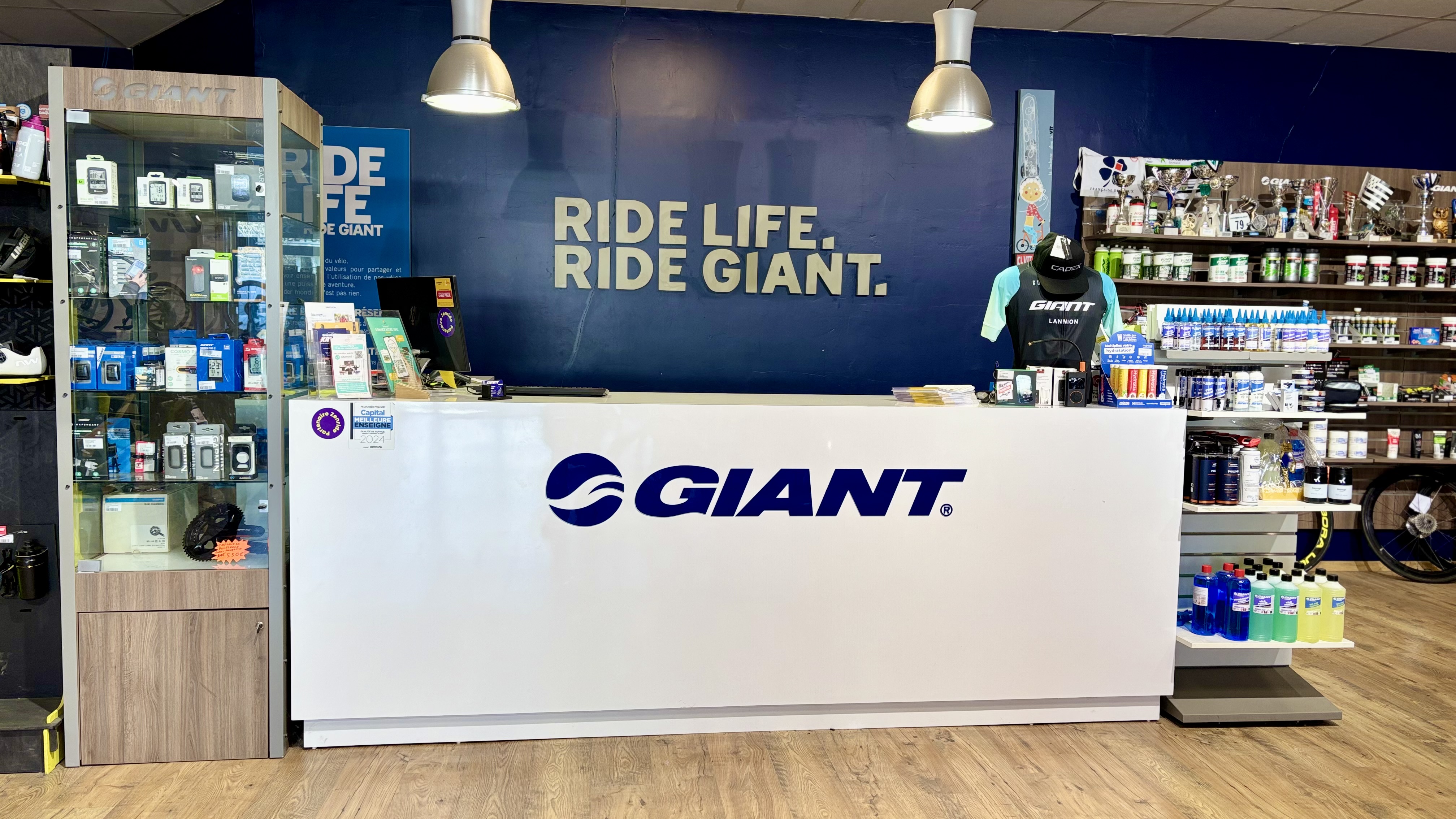 Foto 3 di Giant Lannion