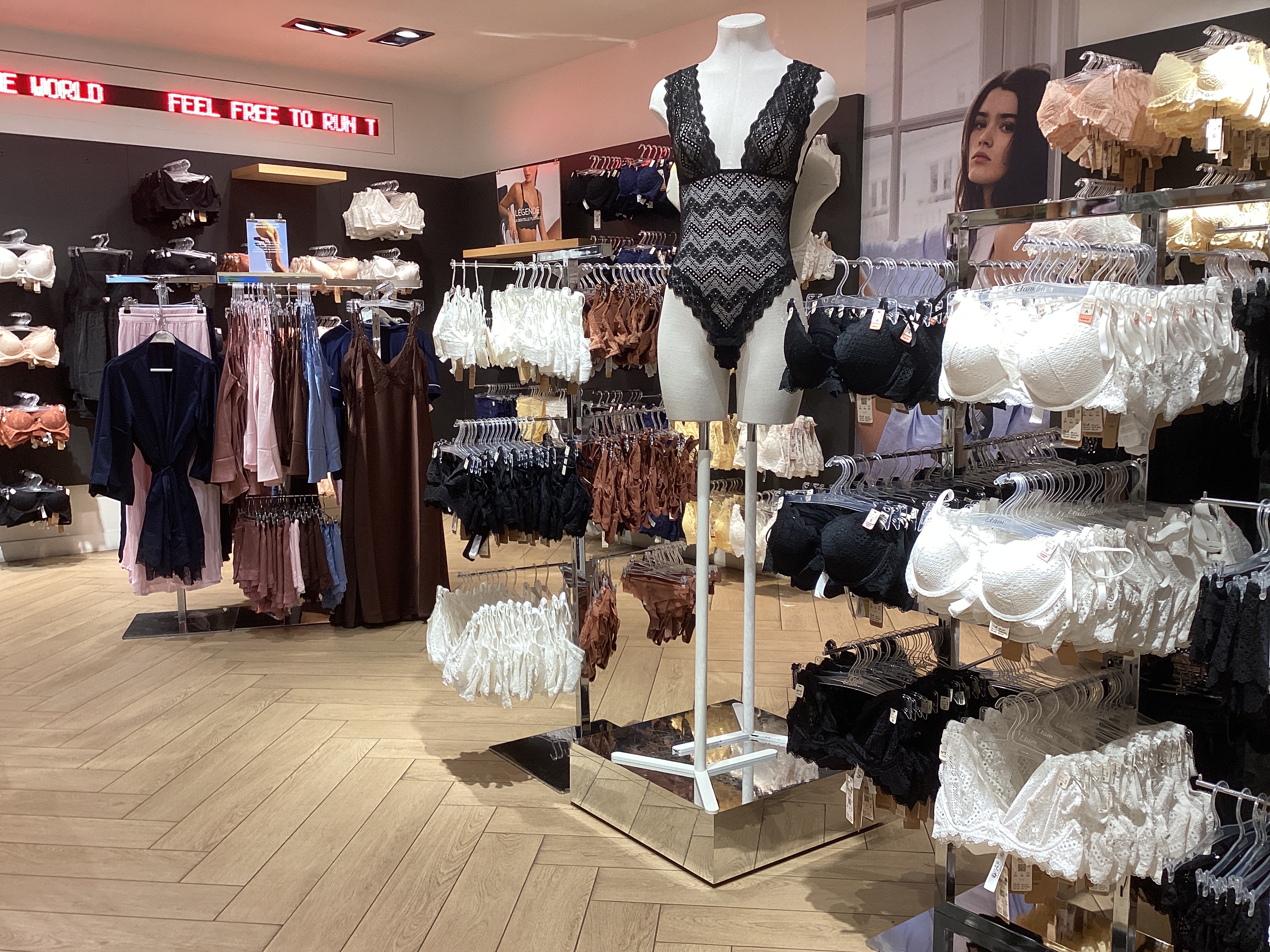 Etam Lingerie 