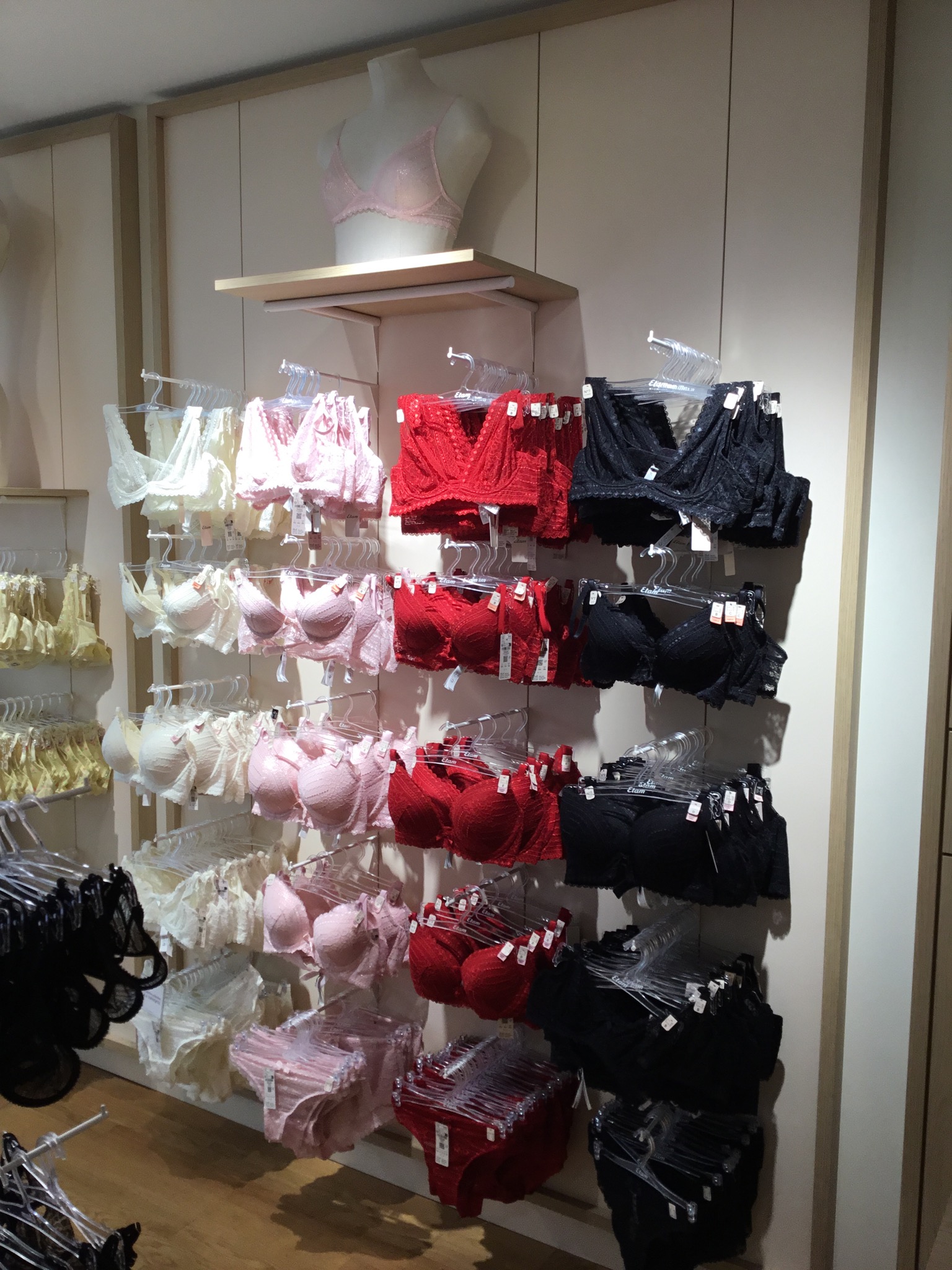 Foto 2 di Etam Lingerie