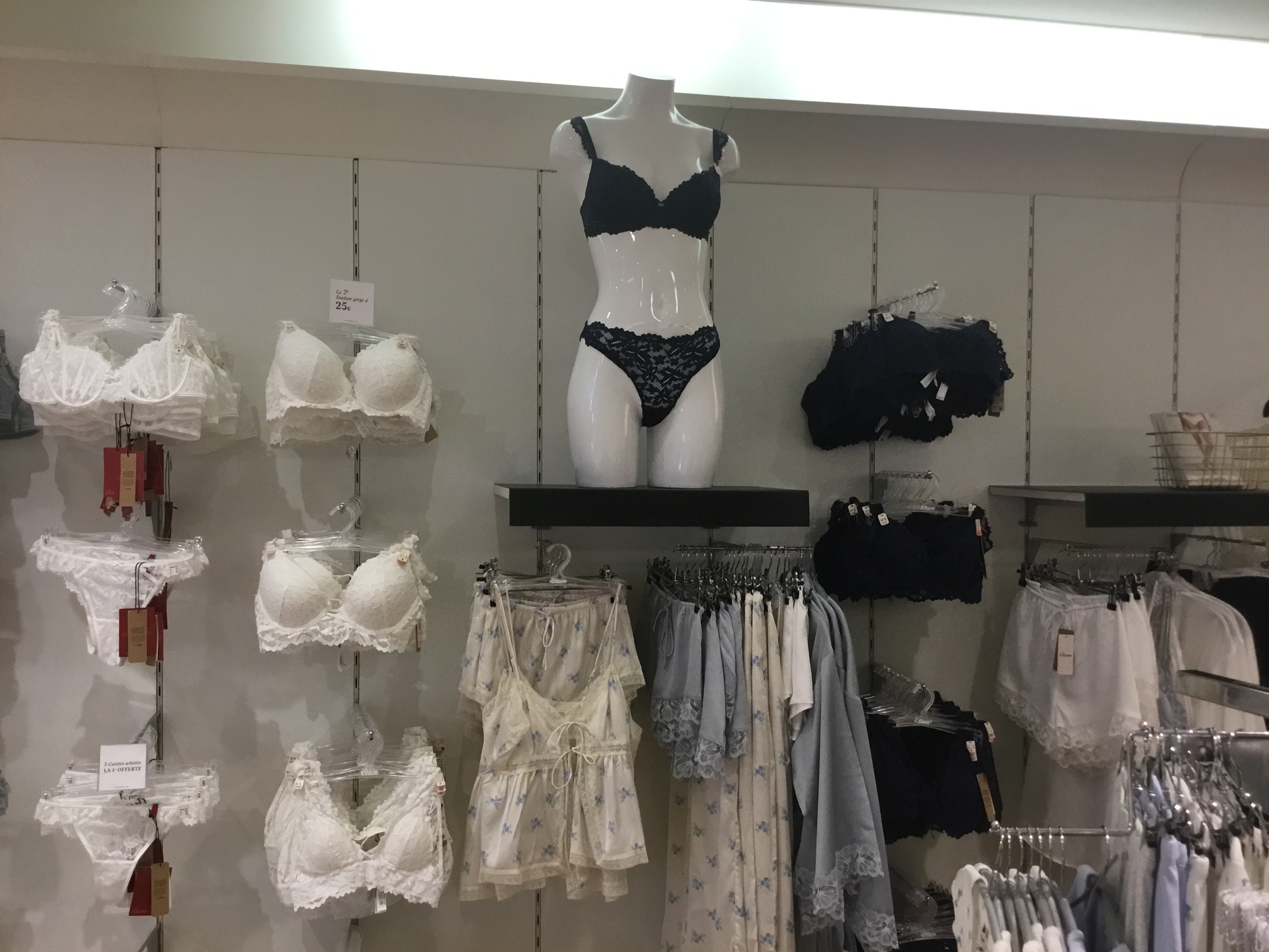 Foto 355 di Etam Lingerie