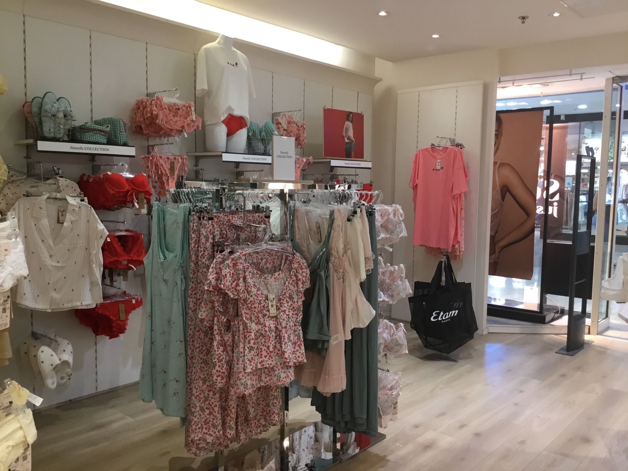 Foto 408 di Etam Lingerie