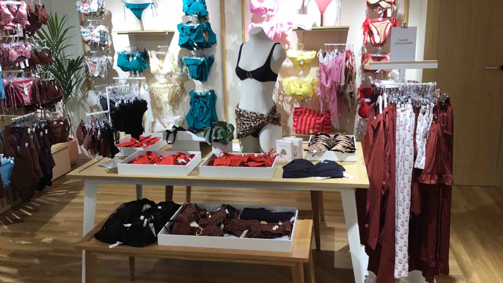 Foto 23 di Etam Lingerie