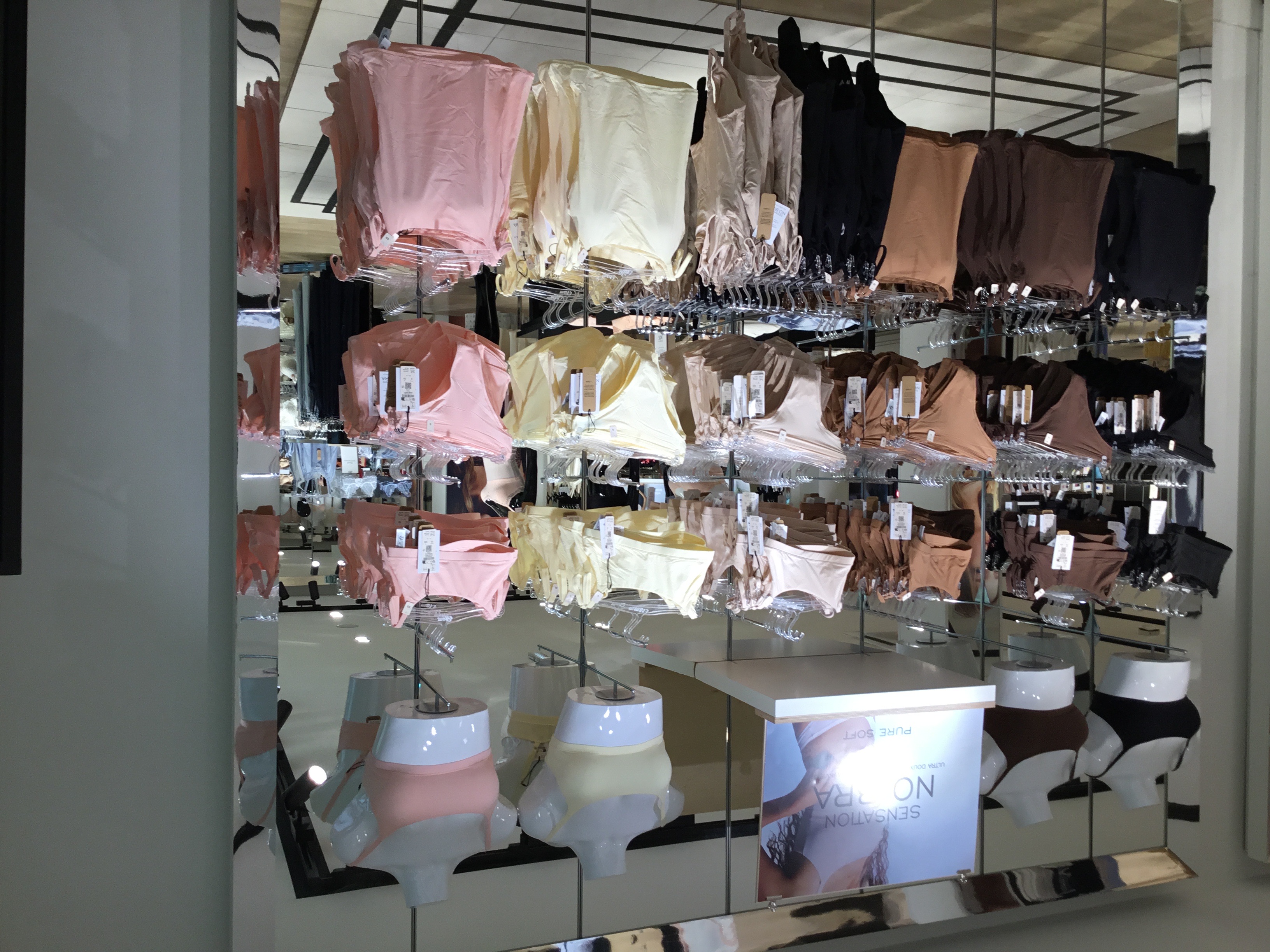 Foto 427 di Etam Lingerie