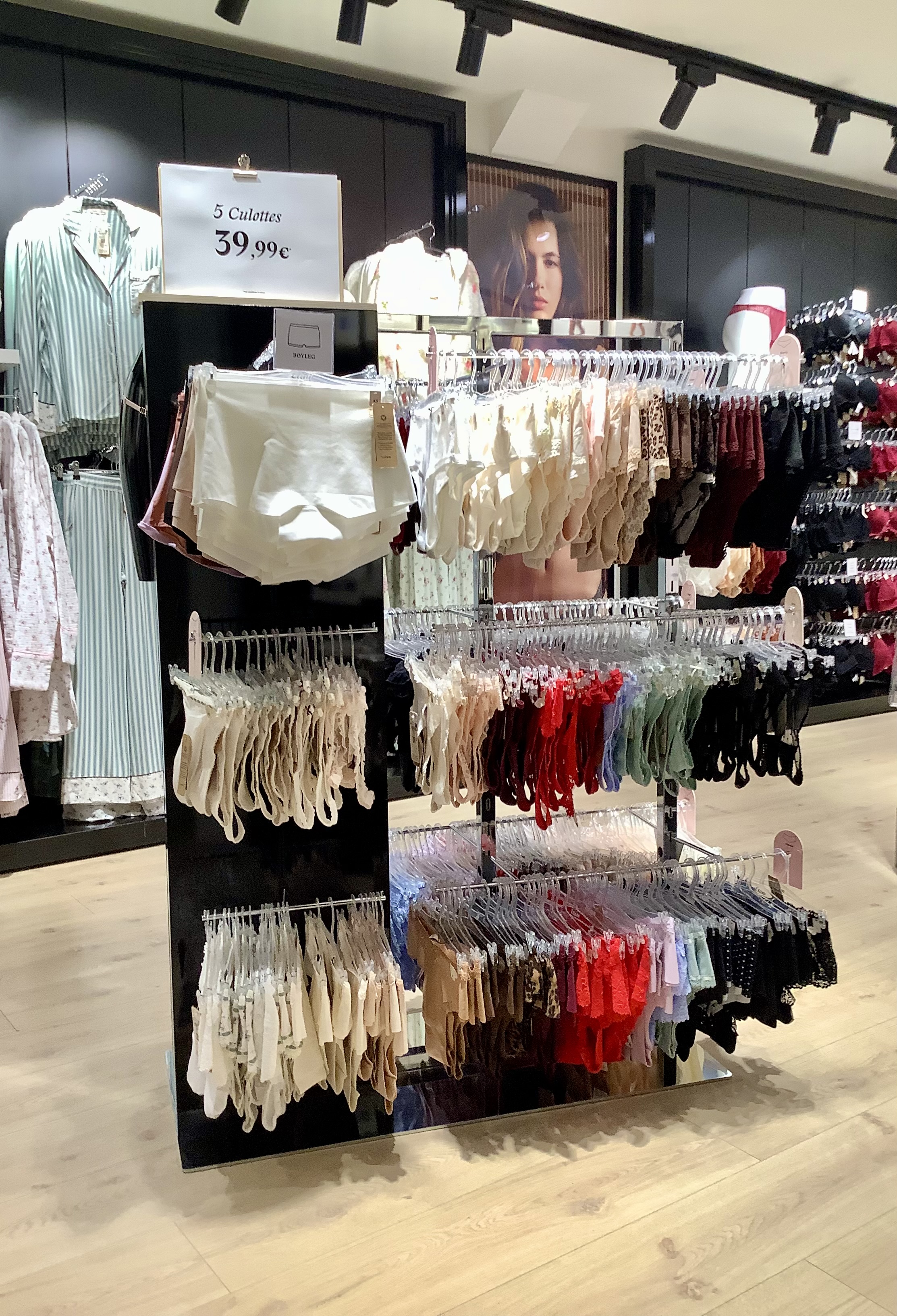 Foto 38 di Etam Lingerie