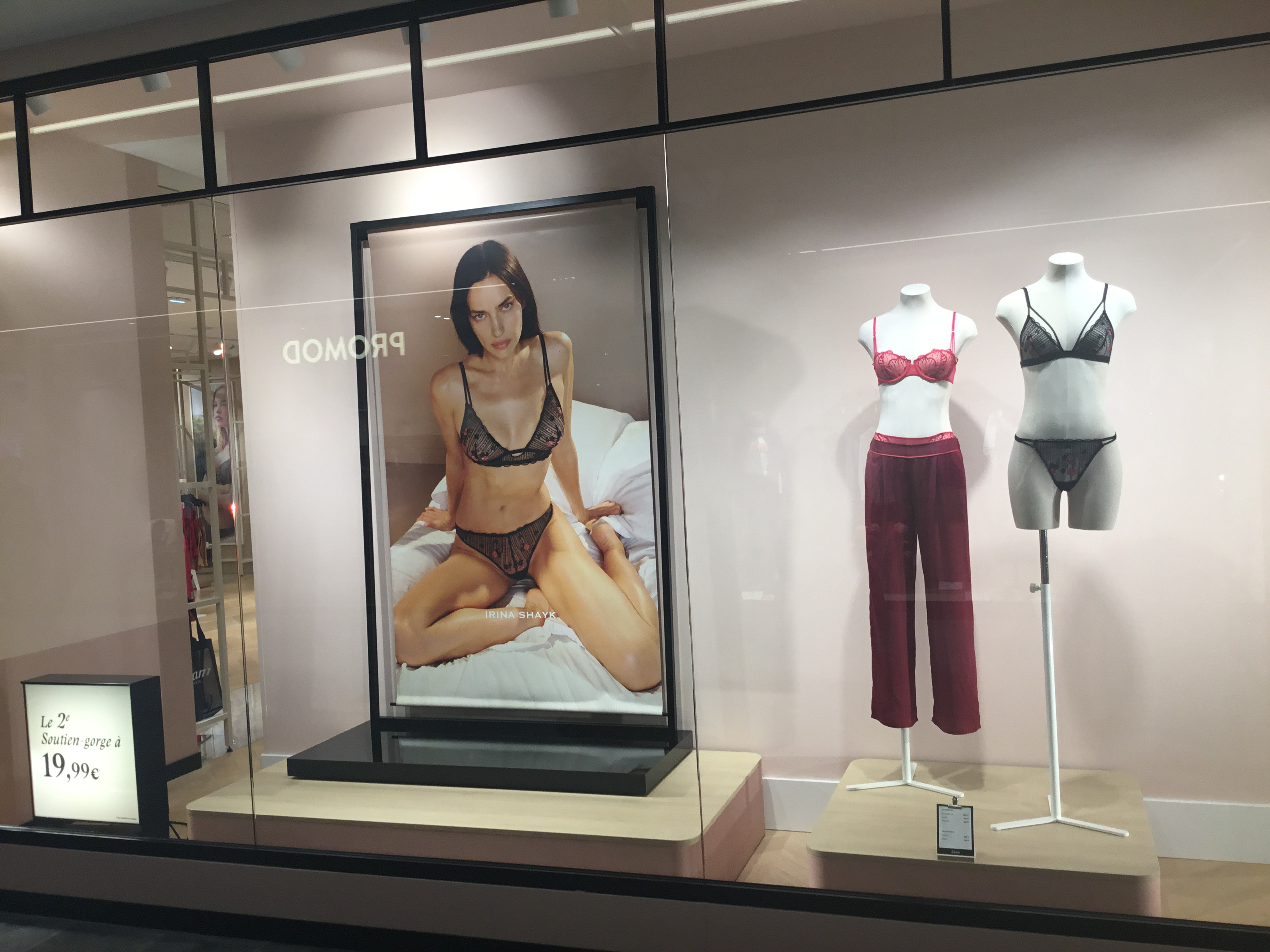 Foto 76 di Etam Lingerie