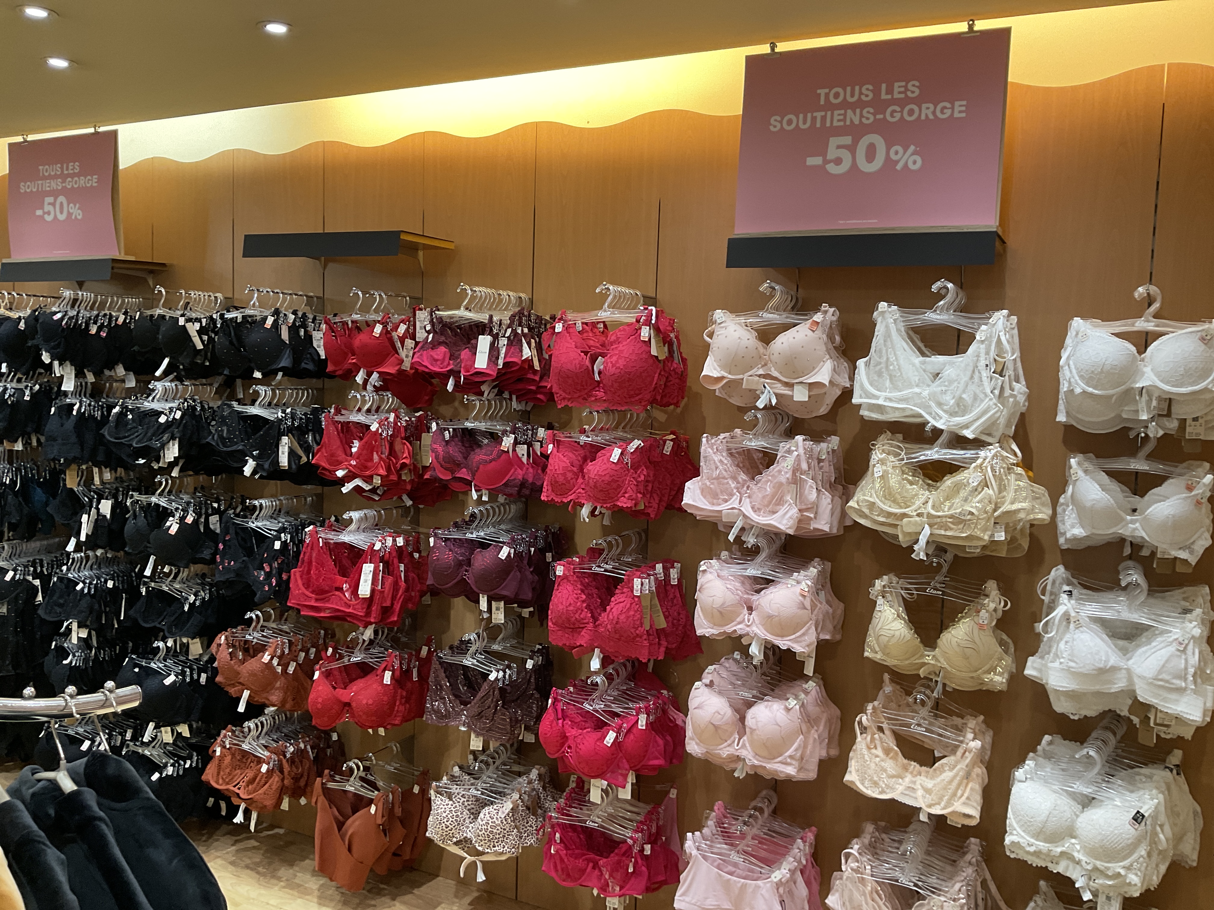 Foto 69 di Etam Lingerie