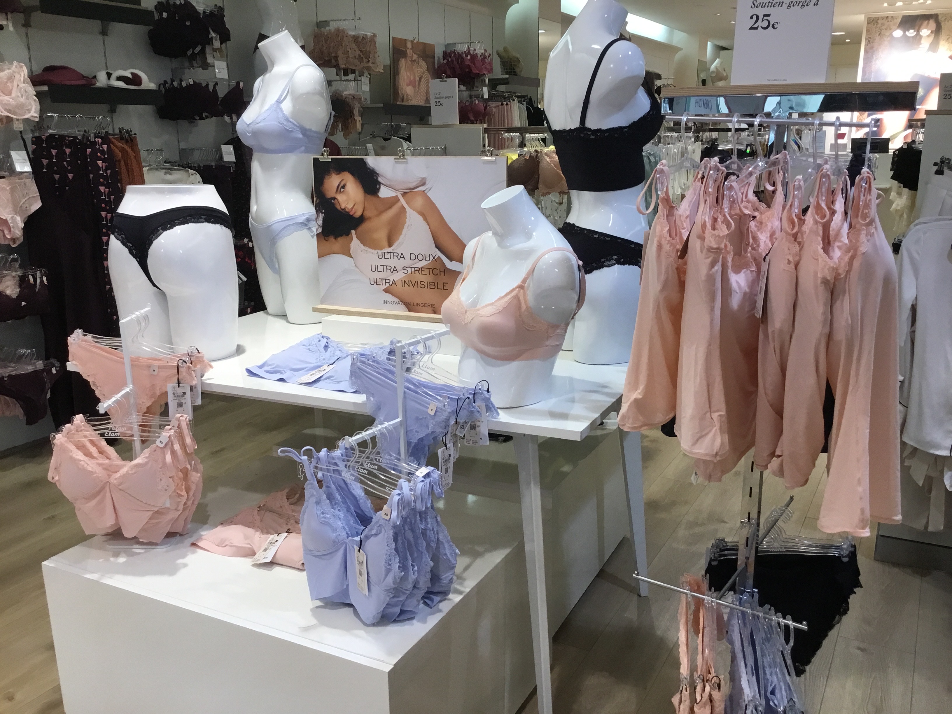 Foto 351 di Etam Lingerie