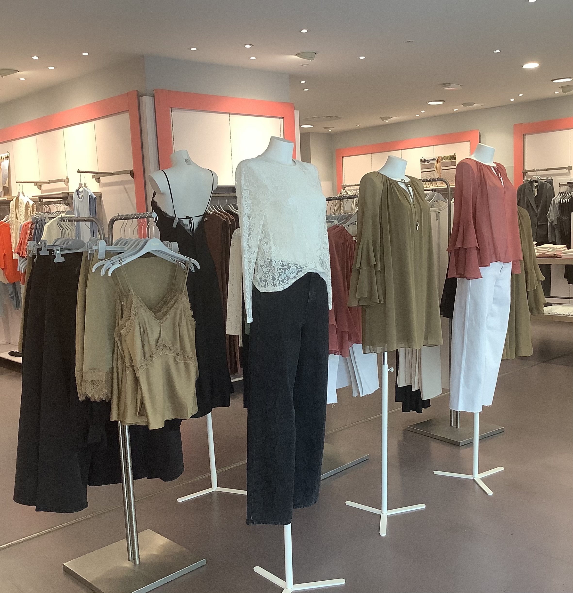 Etam Prêt-à-porter et Lingerie