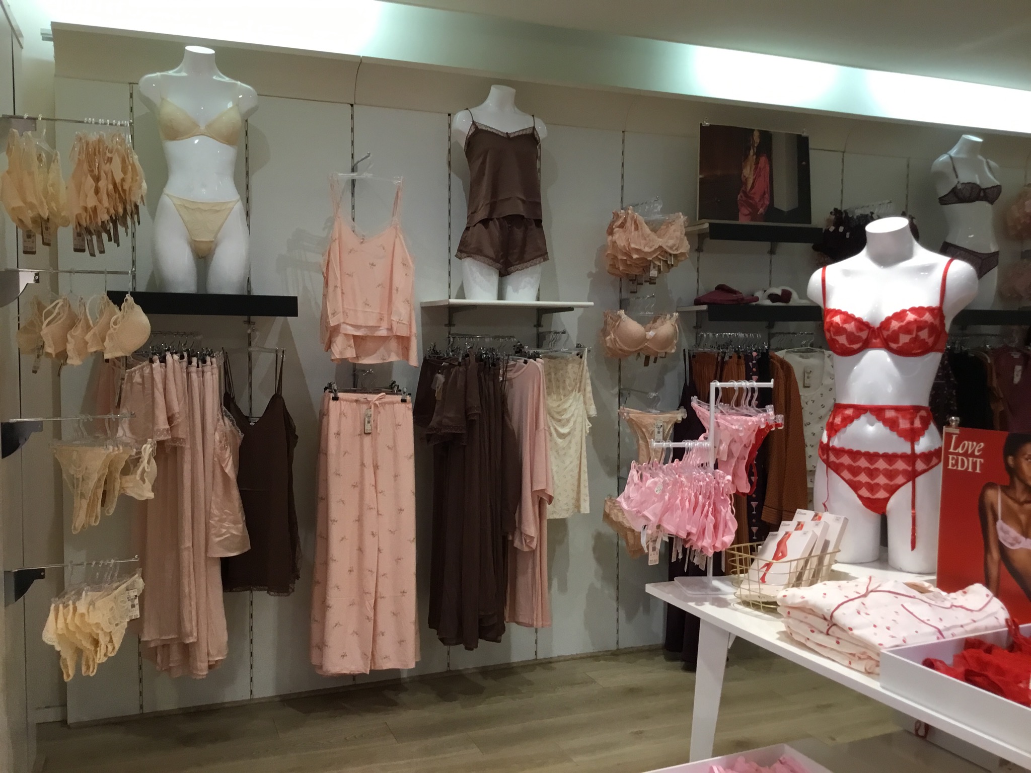 Foto 330 di Etam Lingerie