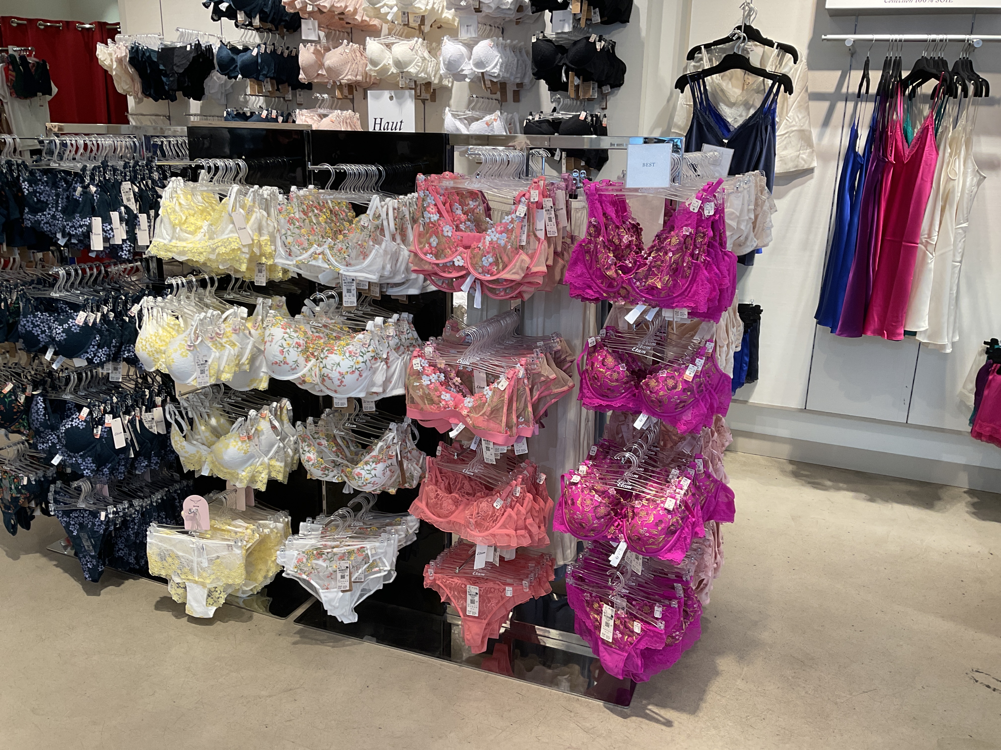 Foto 62 di Etam Lingerie