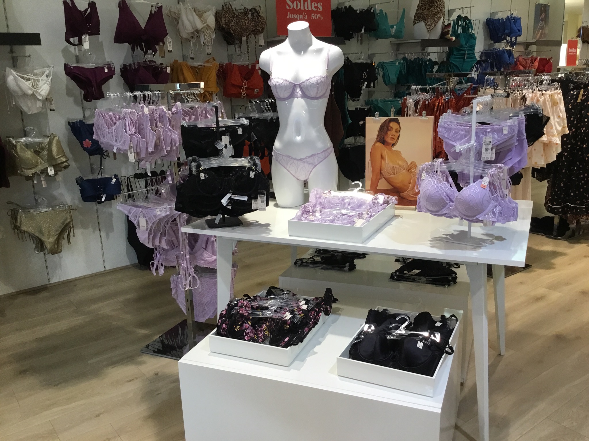 Foto 416 di Etam Lingerie